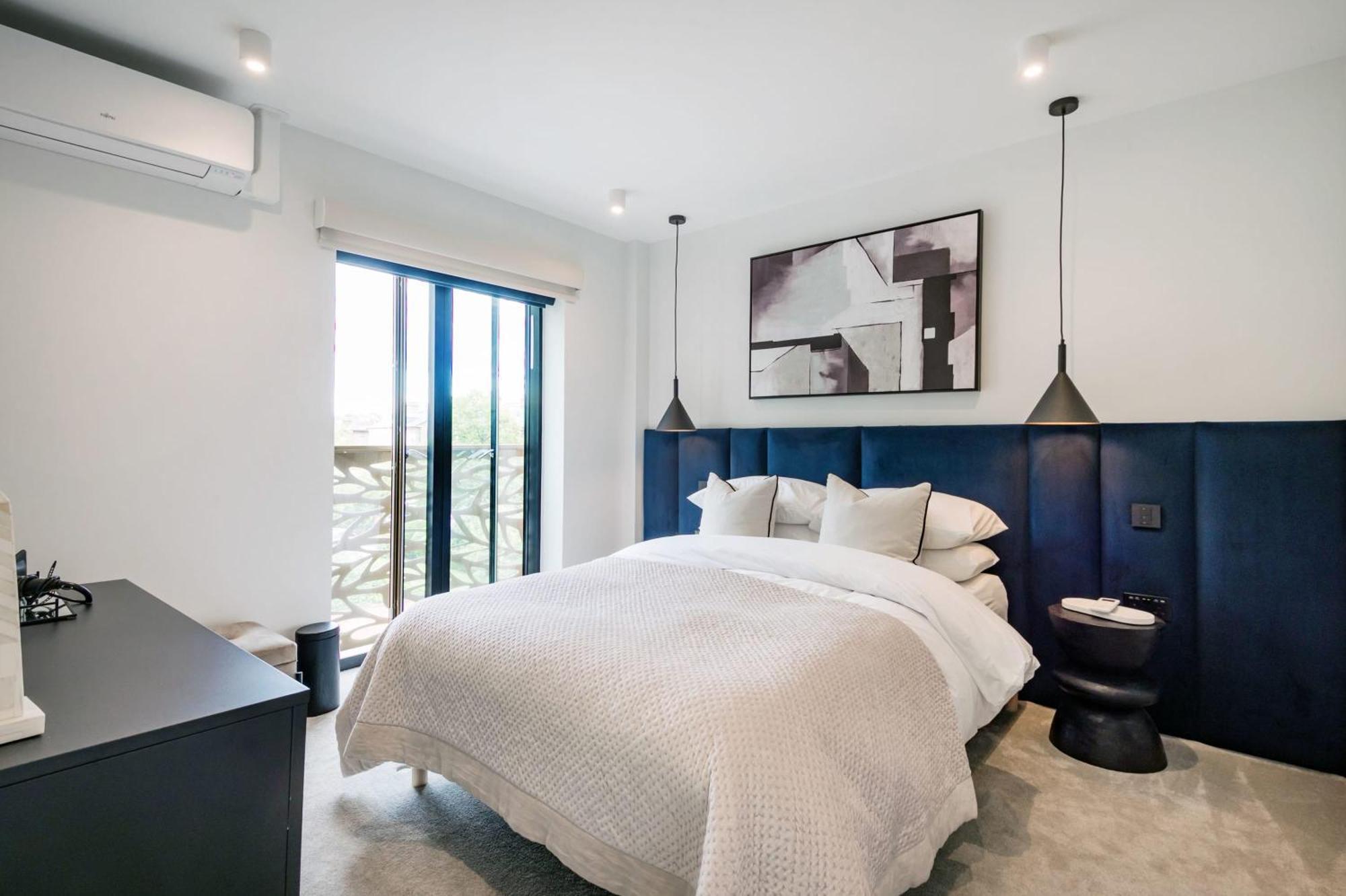 The Modern Glasshouse Apartment