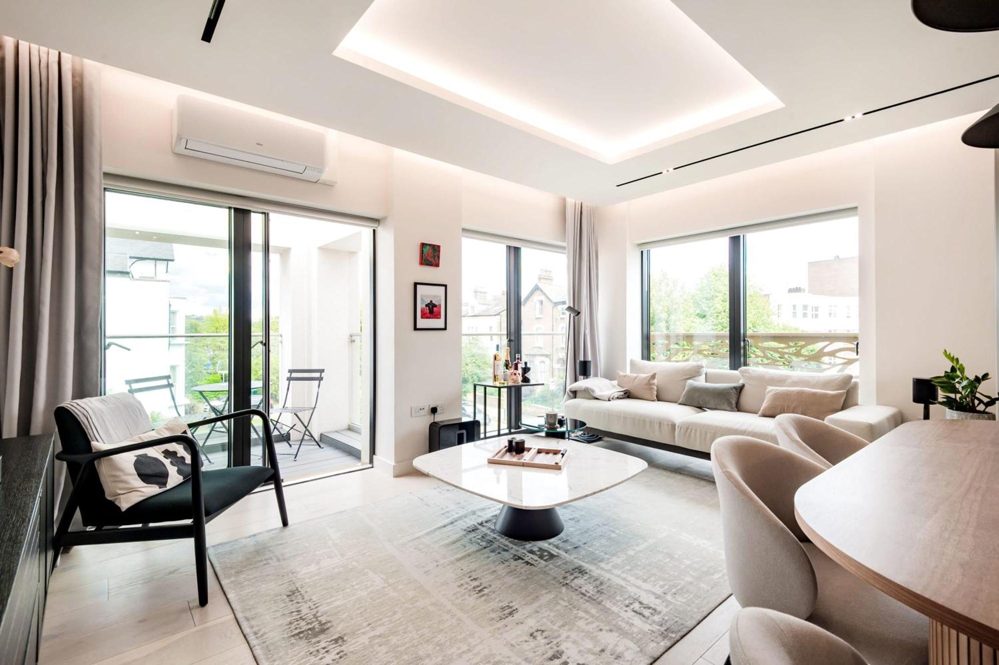 The Modern Glasshouse Apartment