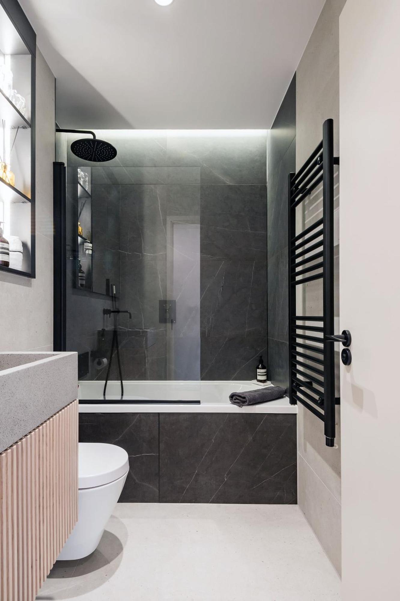 The Modern Glasshouse Apartment