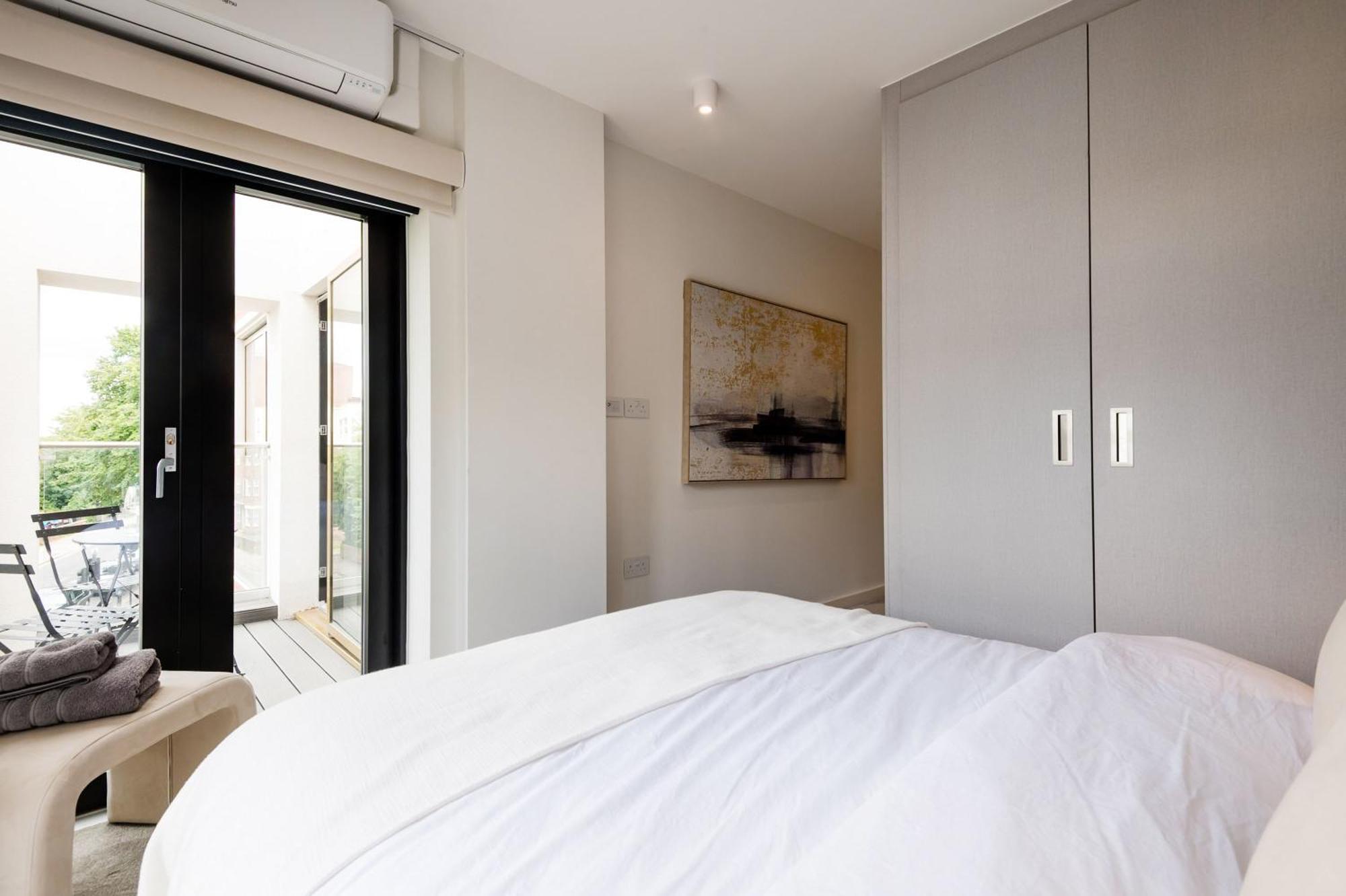 The Modern Glasshouse Apartment