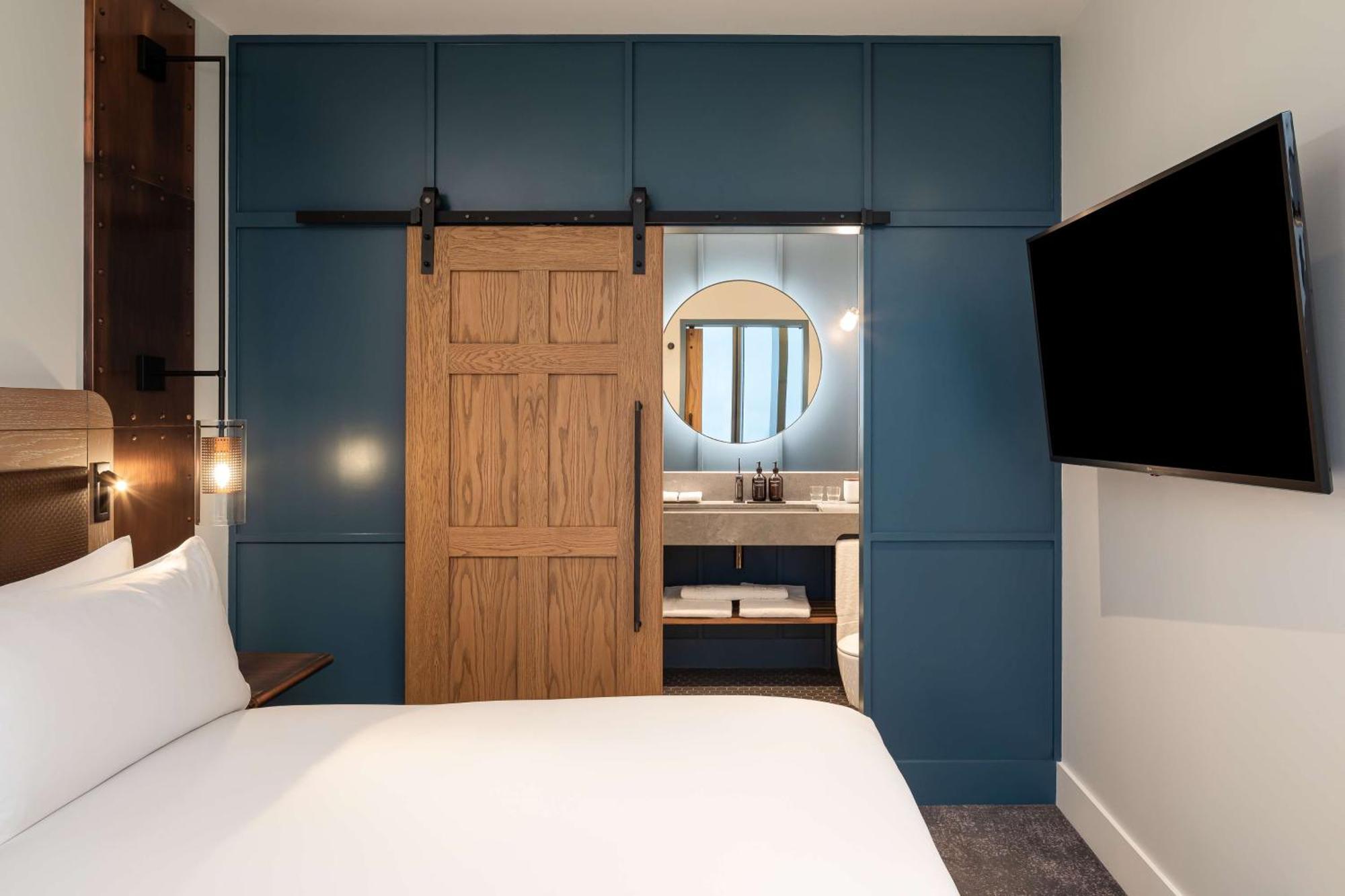 The Gantry London, Curio Collection By Hilton Hotel