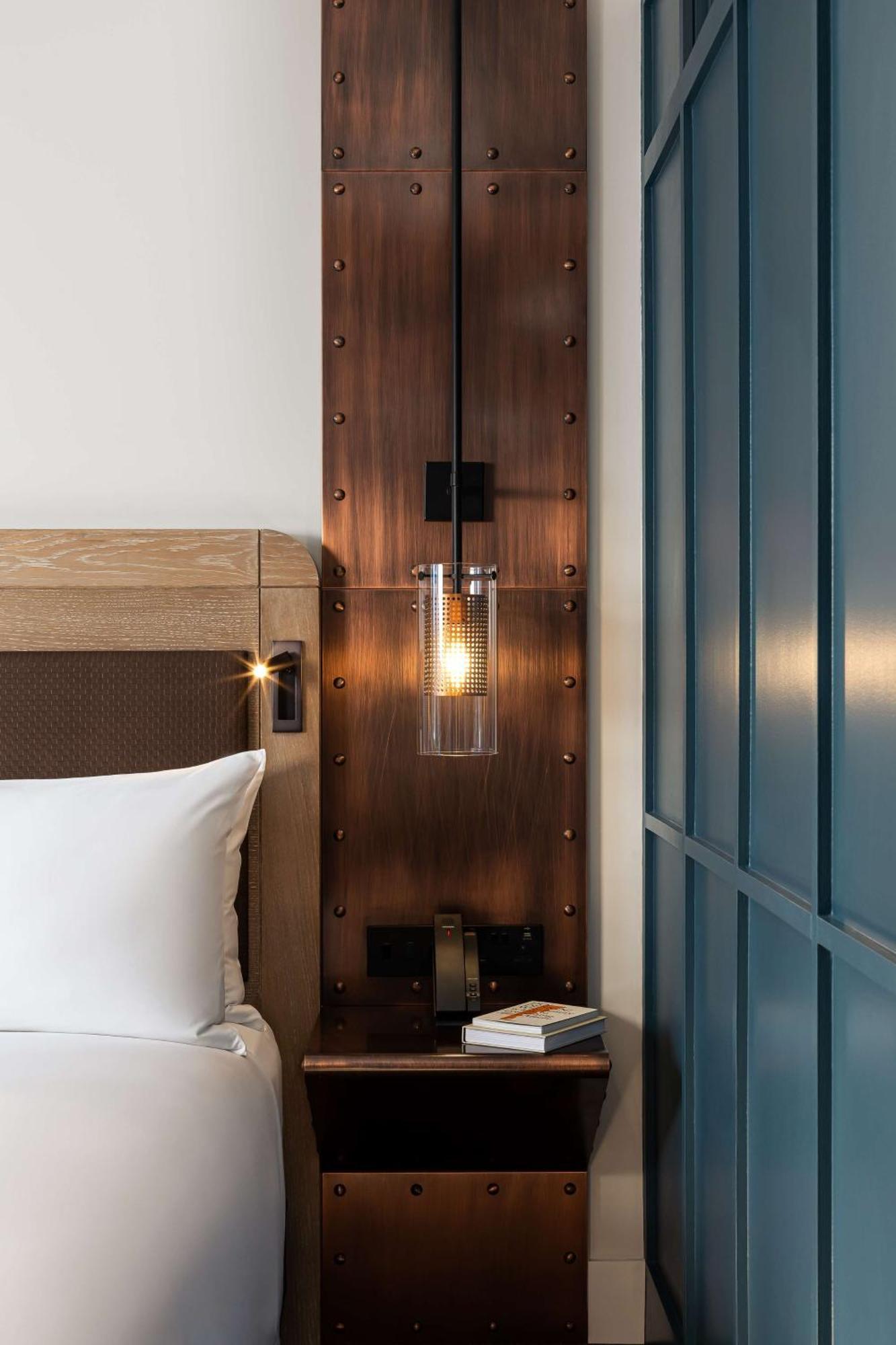 The Gantry London, Curio Collection By Hilton Hotel