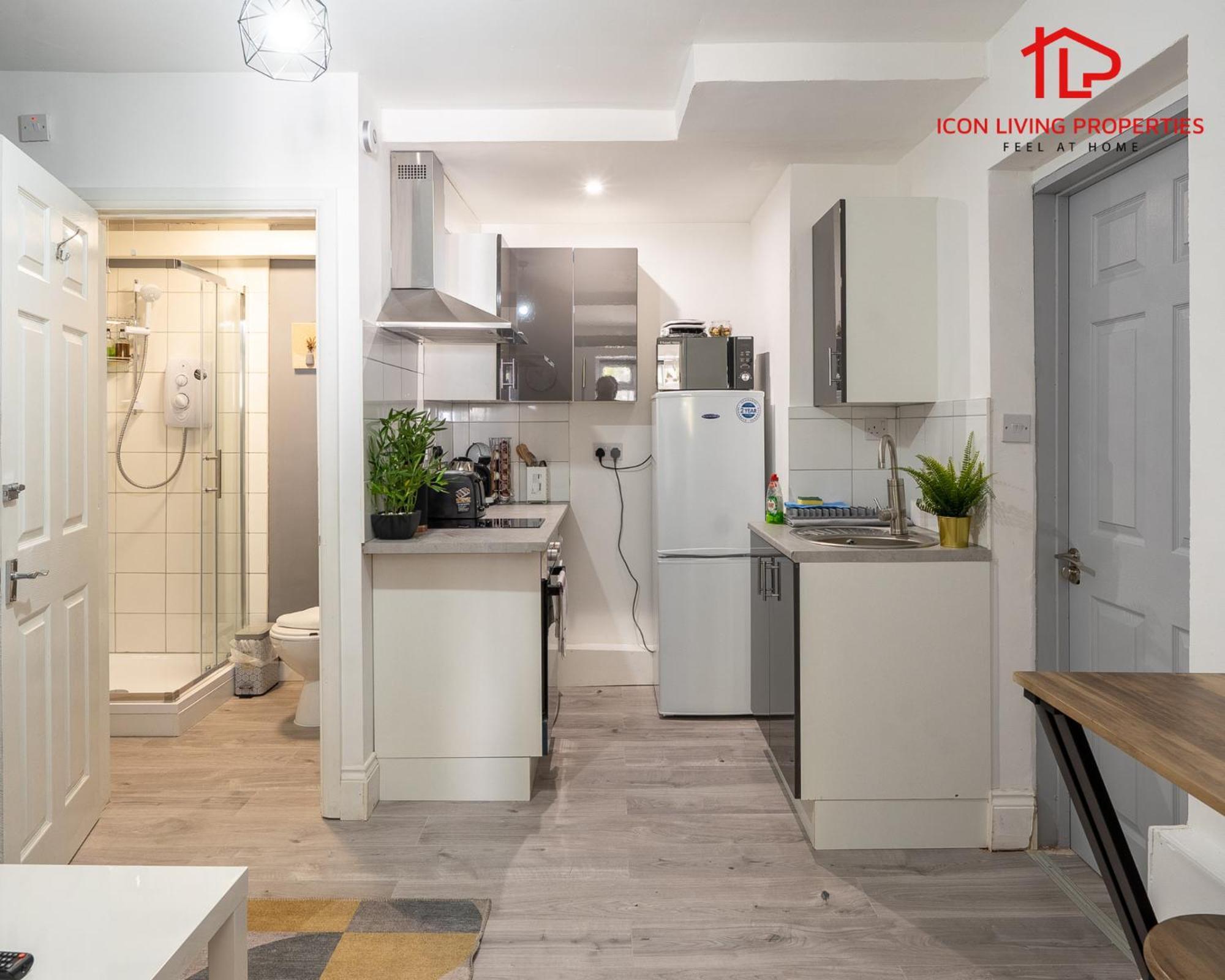 Arch-view 1 By Icon Living Short Lets & Serviced Wembley * Londen