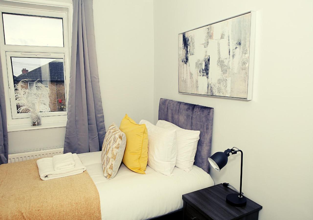Family-friendly 3-bed House With Parking Near O2 * Londres