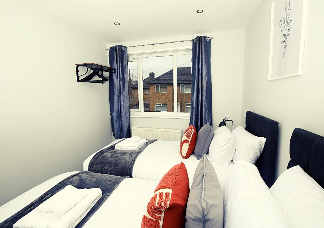 Family-friendly 3-bed House With Parking Near O2 * Londres