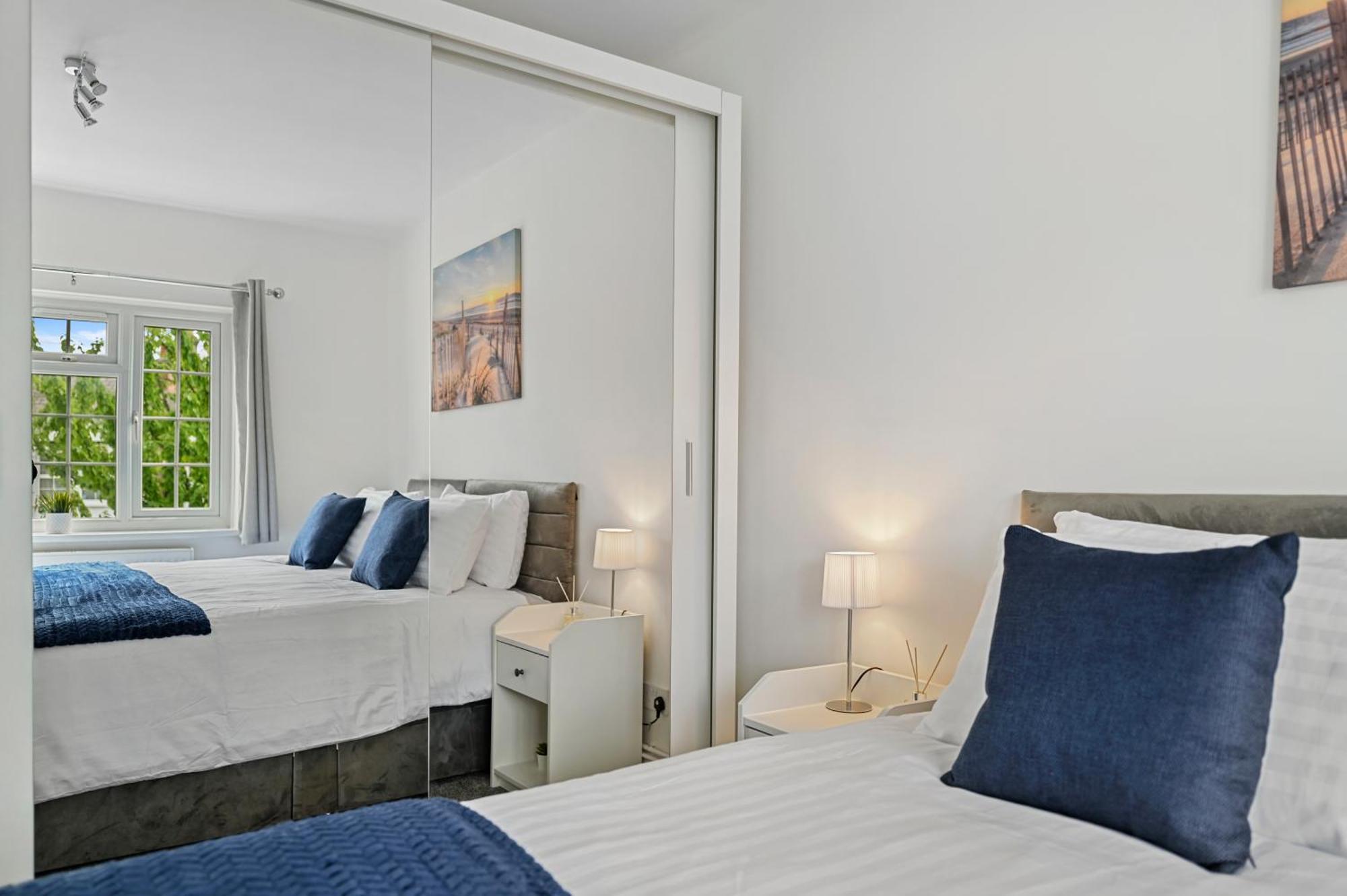 Lux Modern 2bd Near & Heathrow Easy Fast London