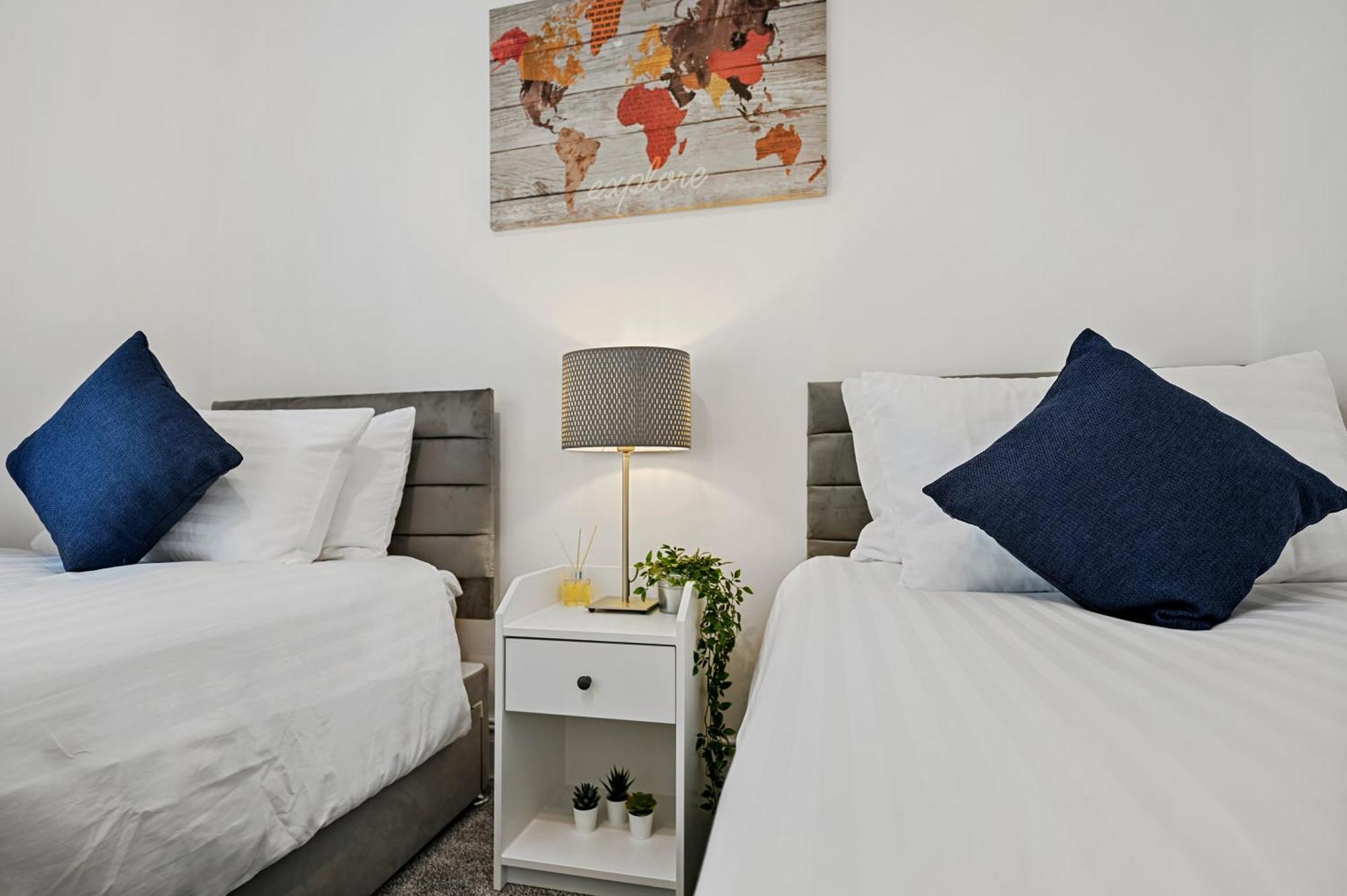 Lux Modern 2bd Near & Heathrow Easy Fast *