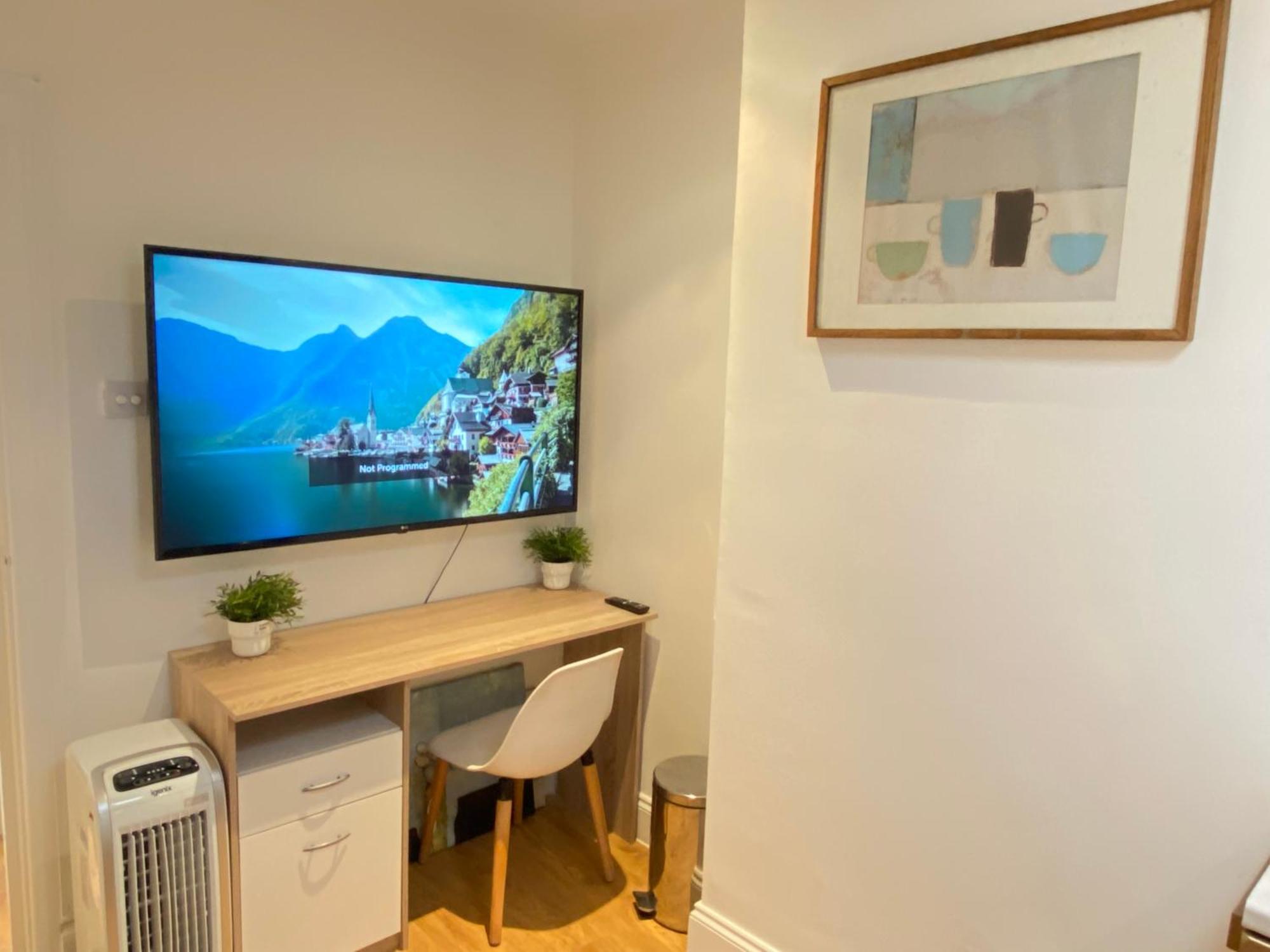 Lovely 2-bed Flat In