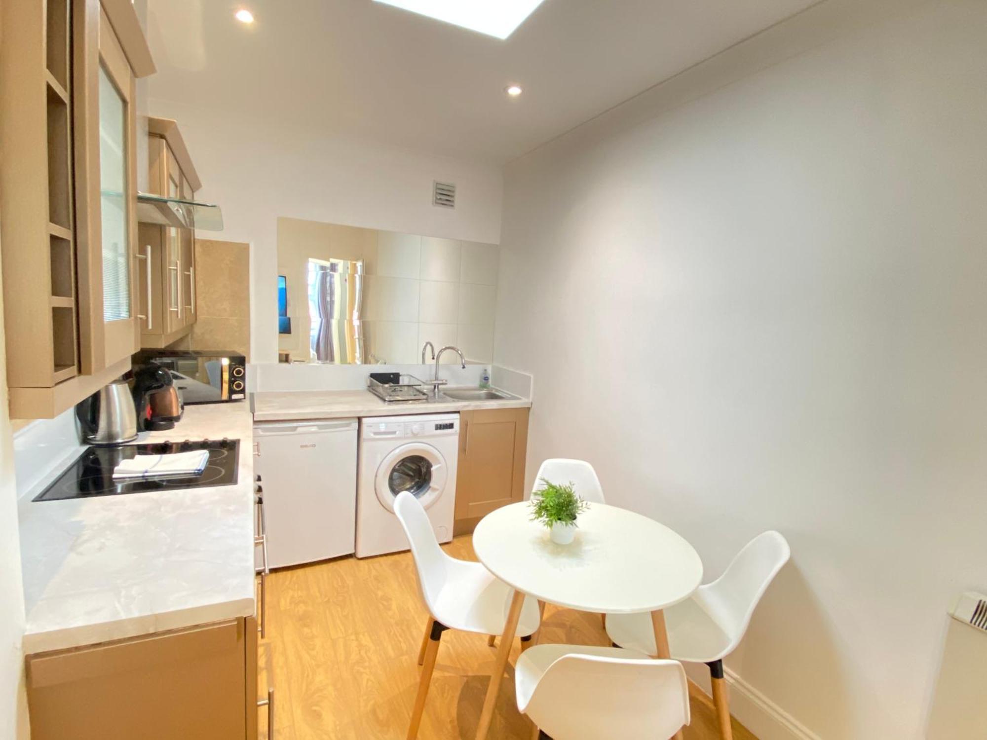 Lovely 2-bed Flat In