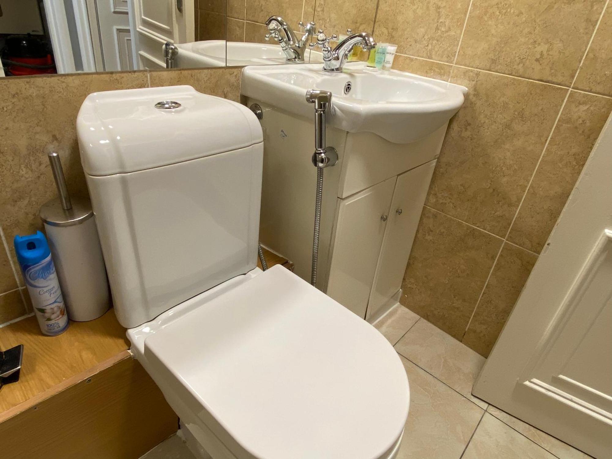 Lovely 2-bed Flat In Apartment London