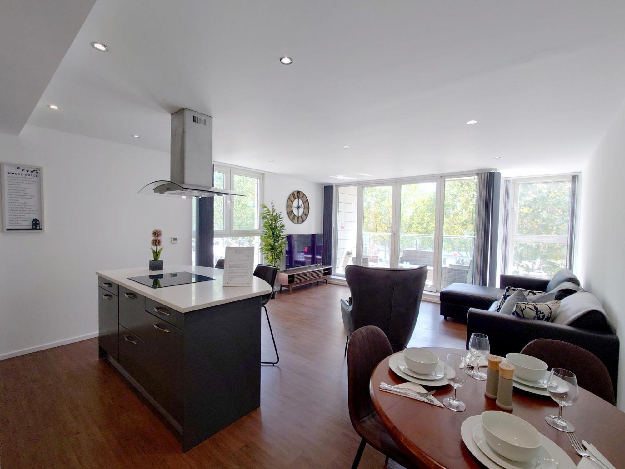 Fully Serviced Two Bed By Excel & O2 Londen