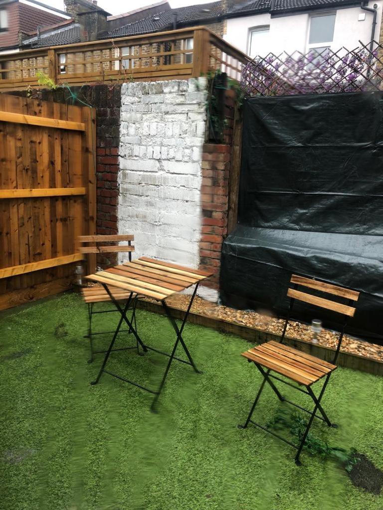 Alpha House Bed & Breakfast London