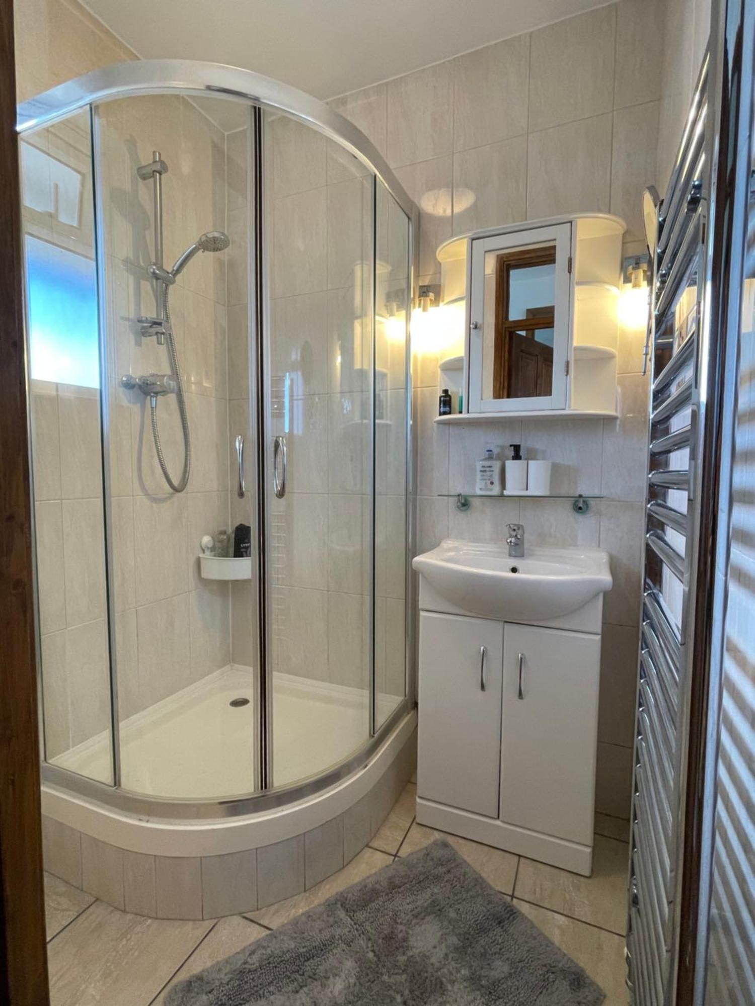2 Bedrooms 2 Stations Appartement