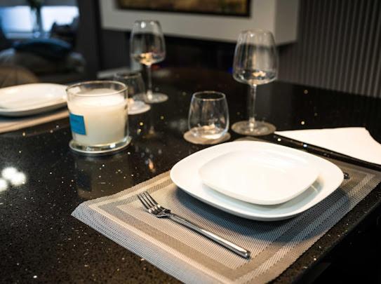 New Modern Hybrid 4 Bedroom 7 Bed 9 Guest Capacity London
