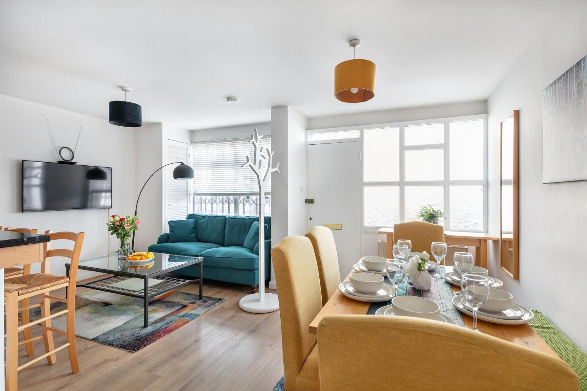 Holiday home - Cozy 3 Bed House On A Quiet Mews - London