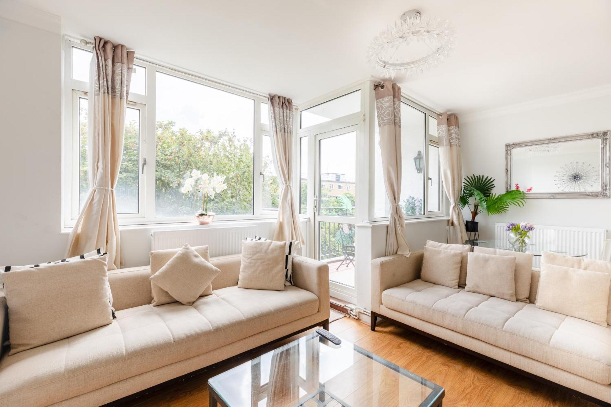 Cosy 3 Bed Flat Ideal For Trips To * London
