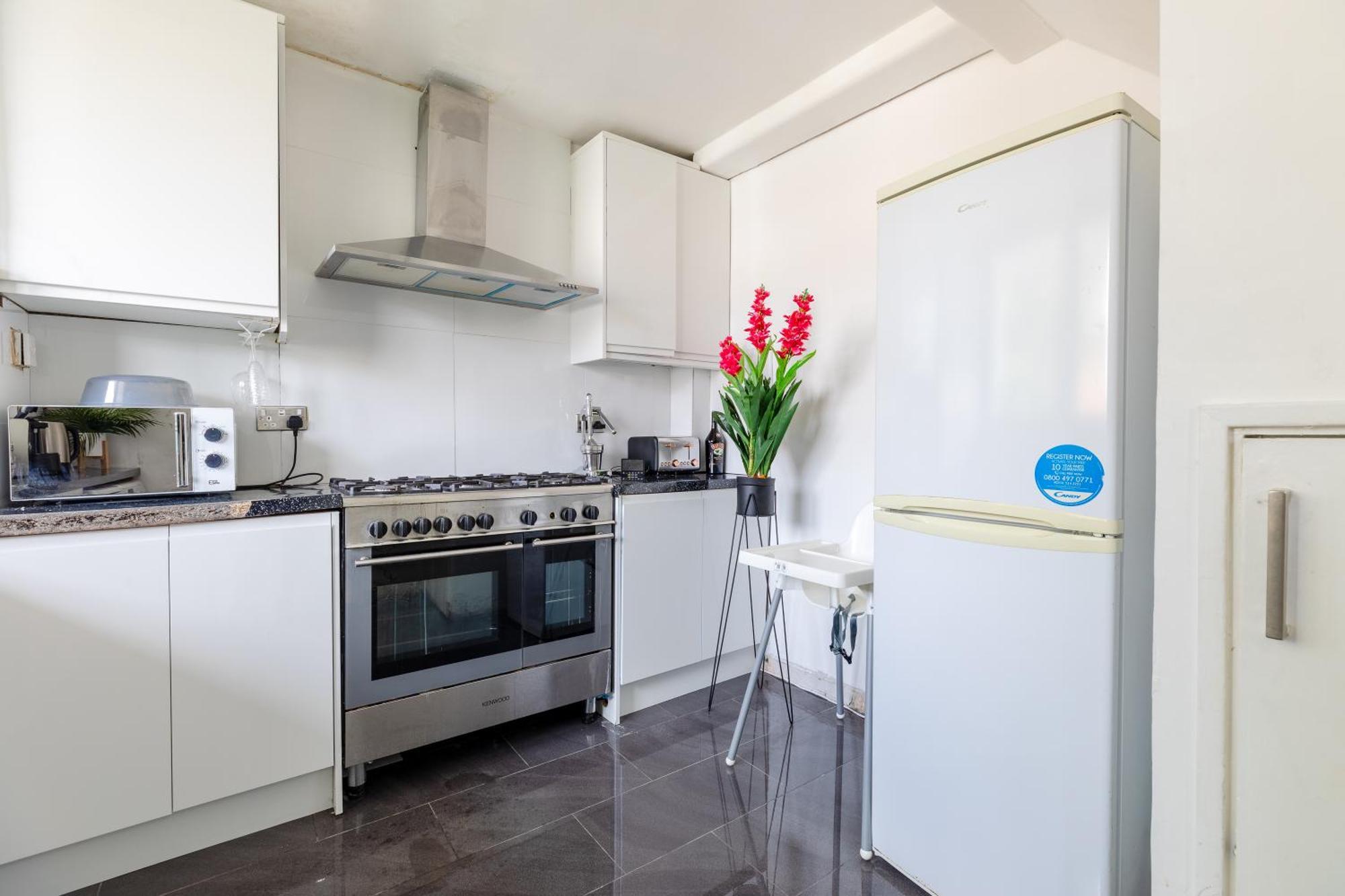 Cosy 3 Bed Flat Ideal For Trips To