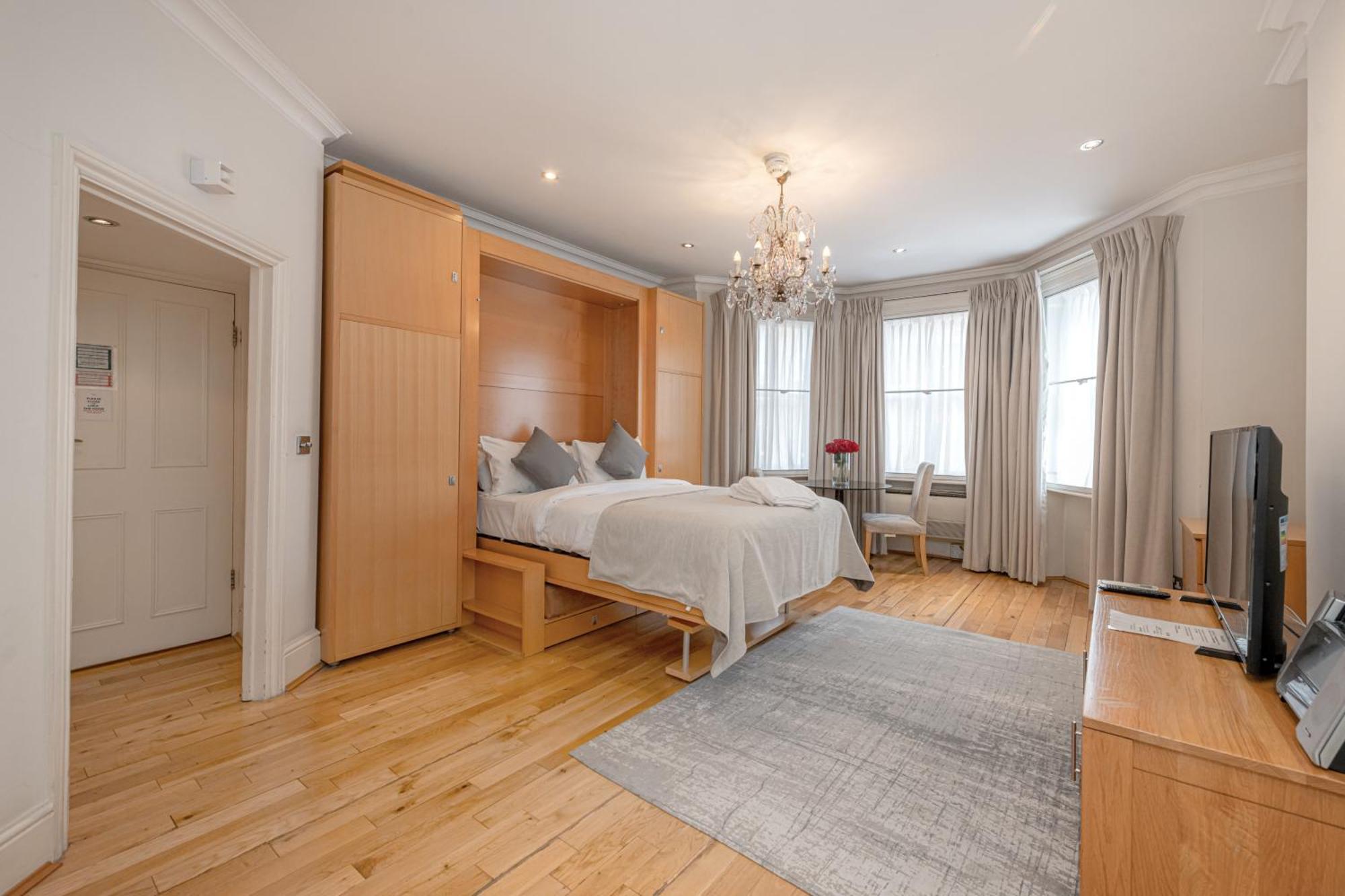 Aparthotel 17 Hertford Street London