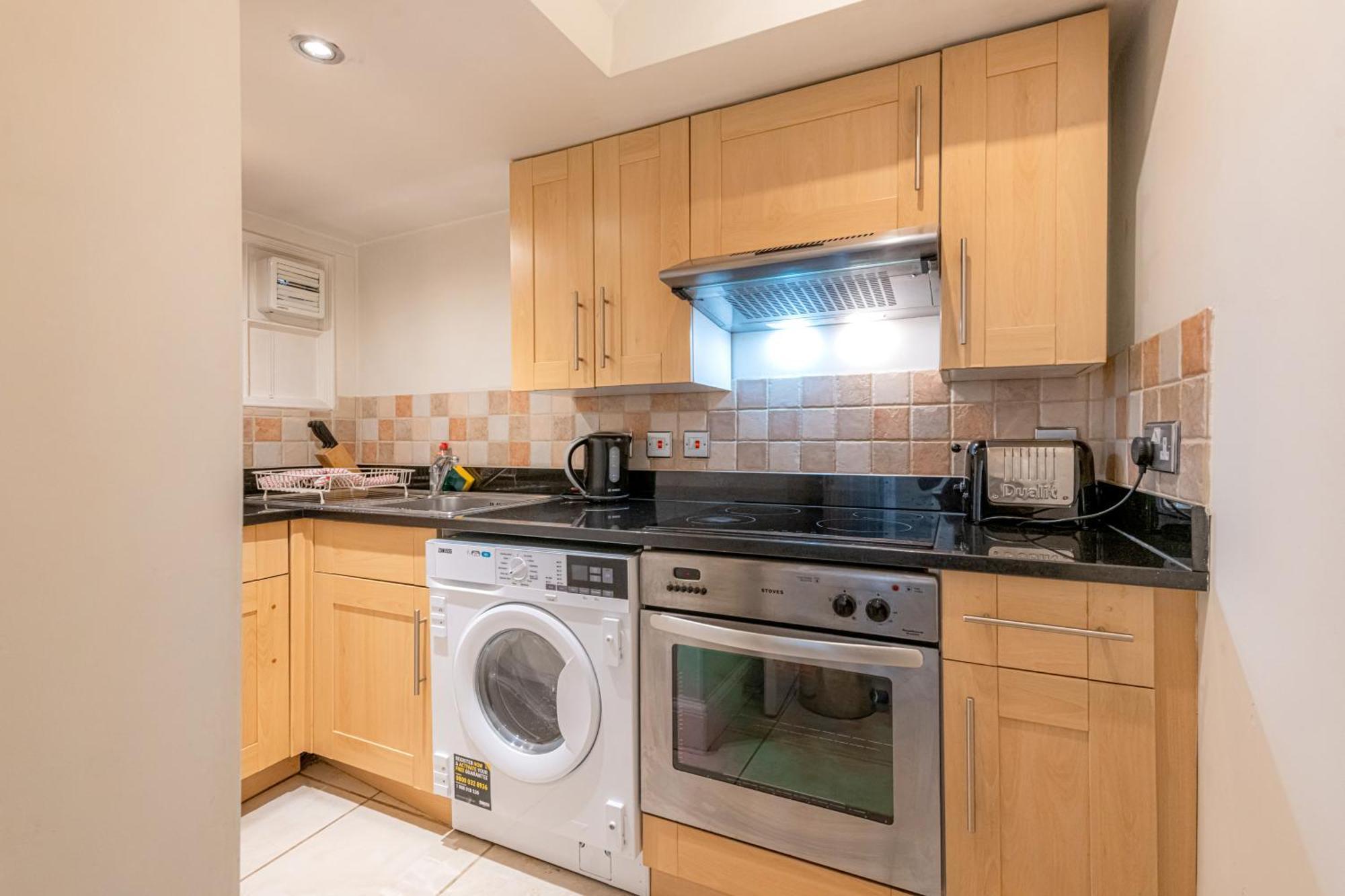 Aparthotel 17 Hertford Street London