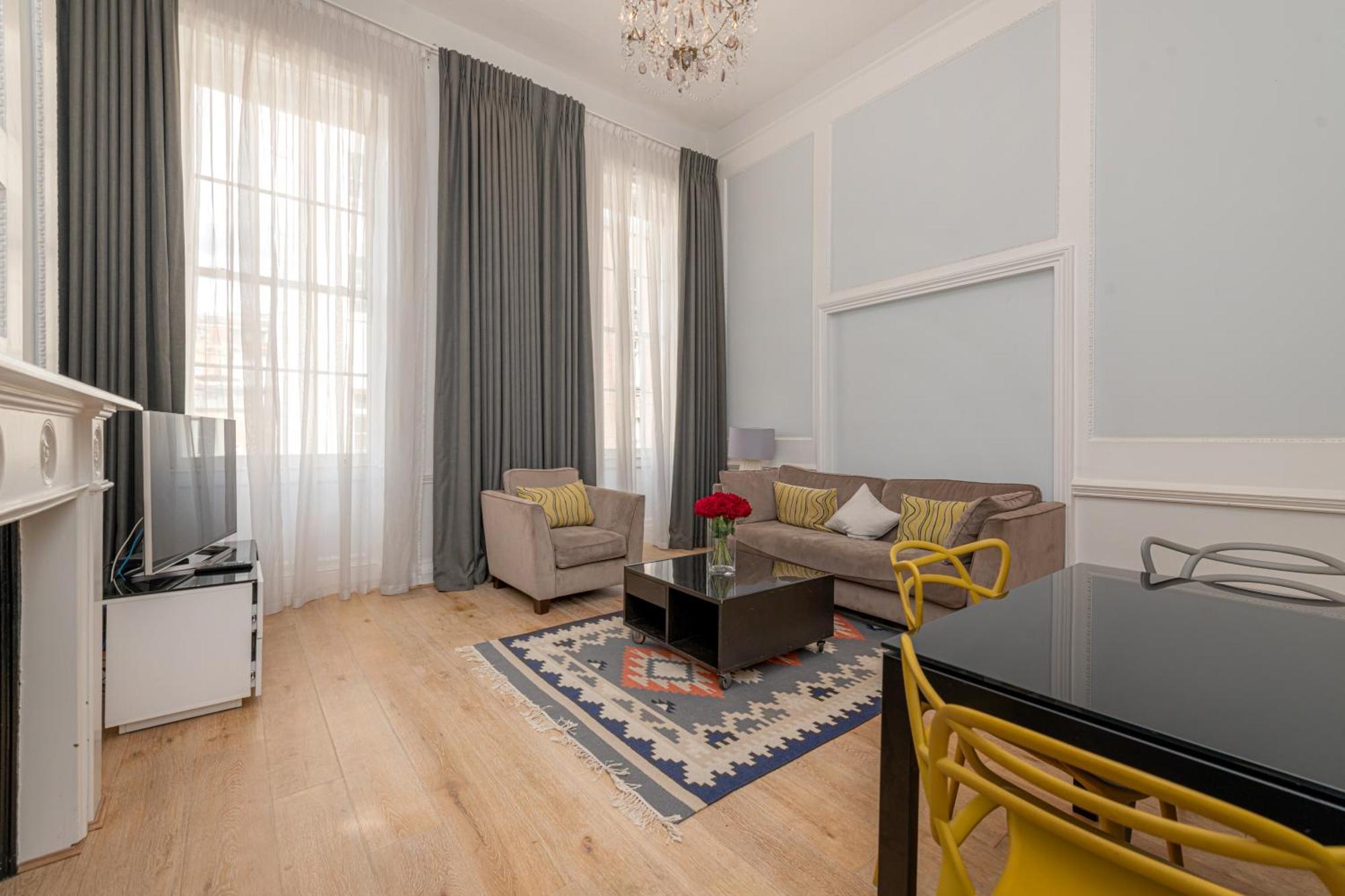 17 Hertford Street Apartahotel 3*