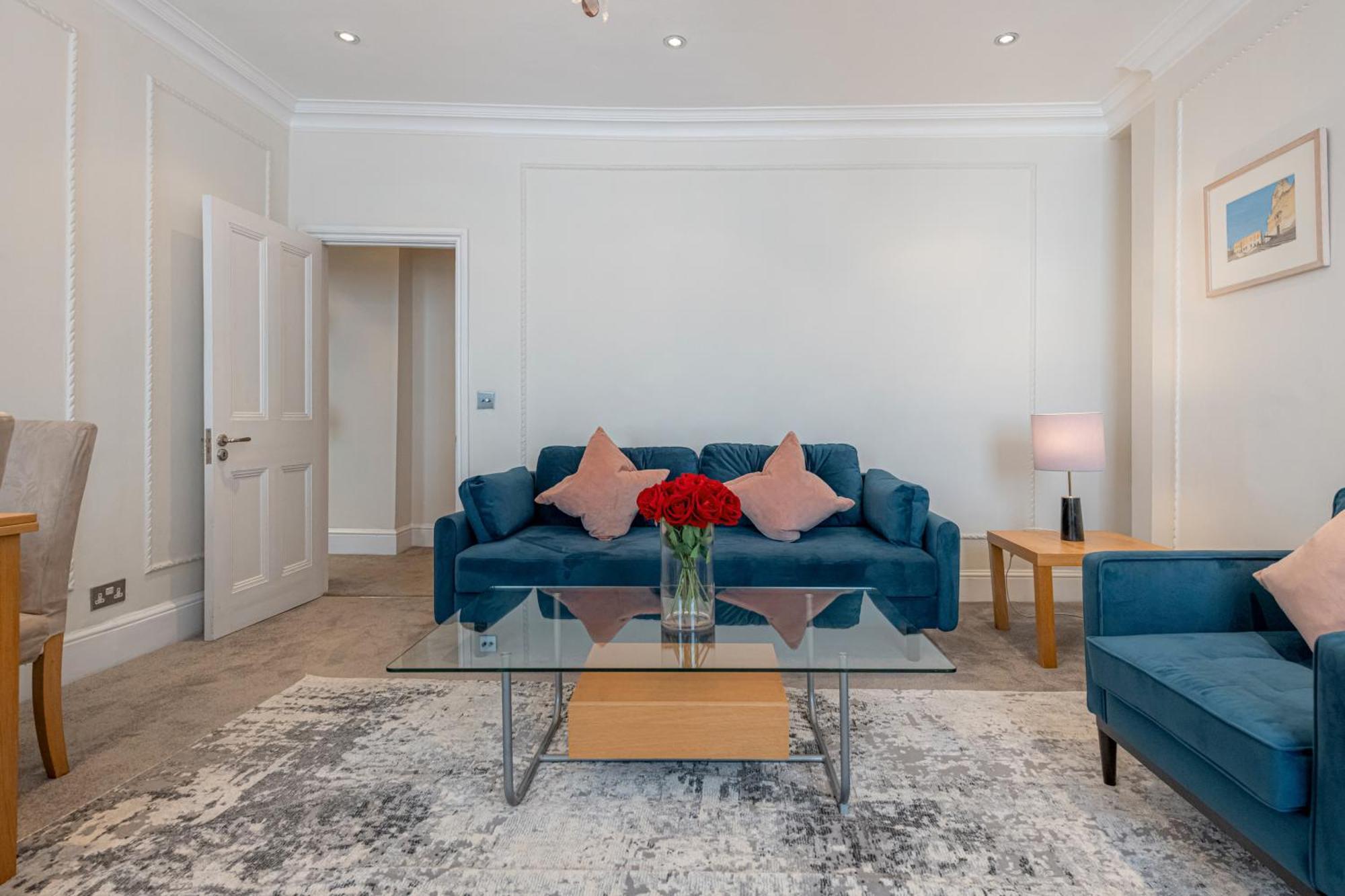 17 Hertford Street Apartahotel 3*