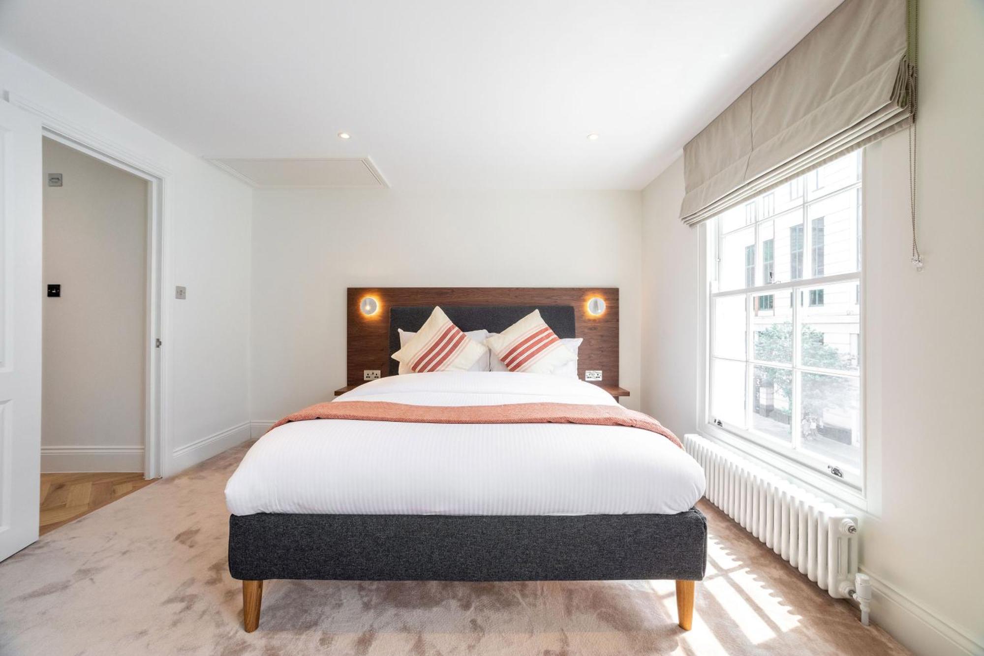 3 Bedroom Flat With Terrace In Apartment *
