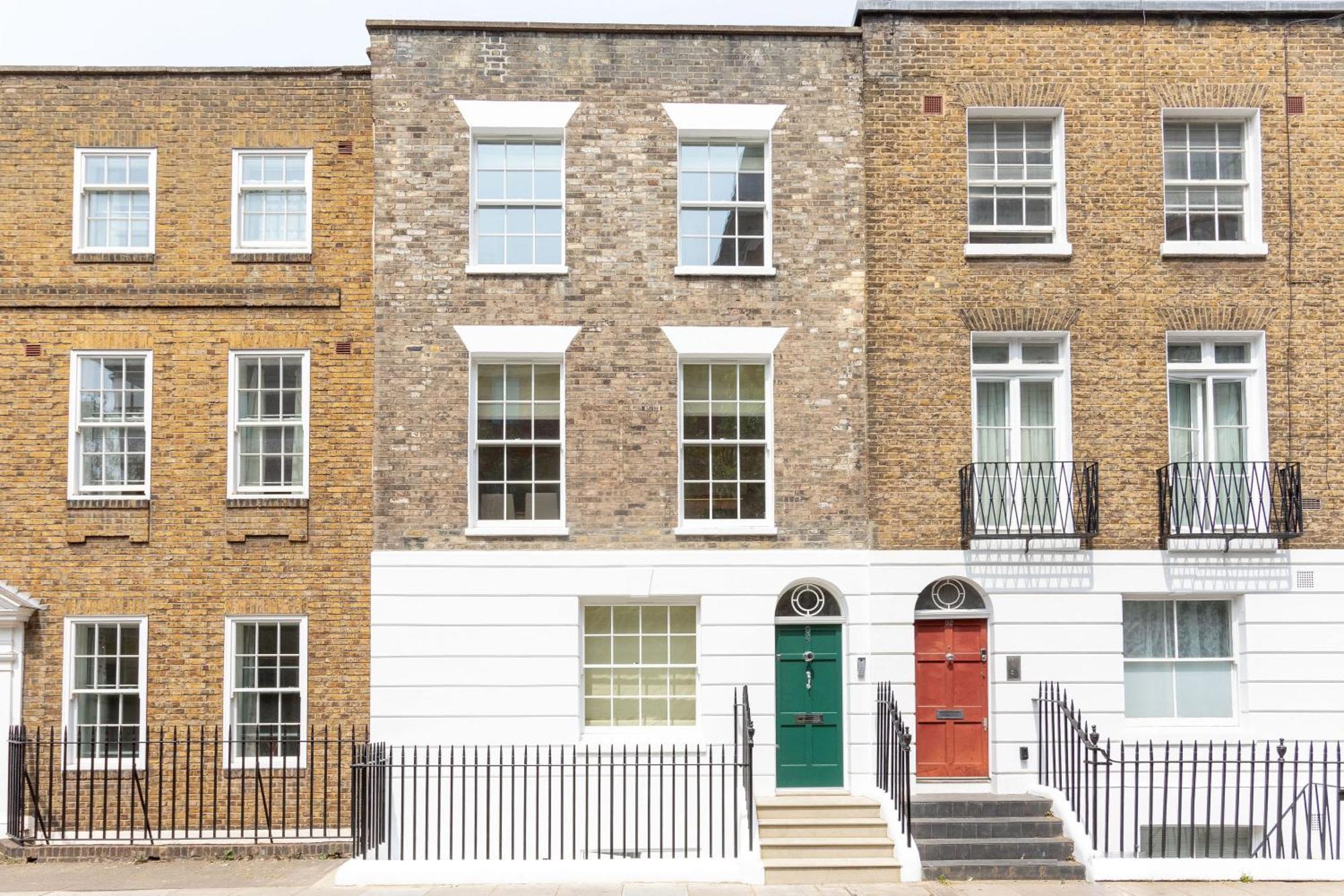 3 Bedroom Flat With Terrace In Apartment