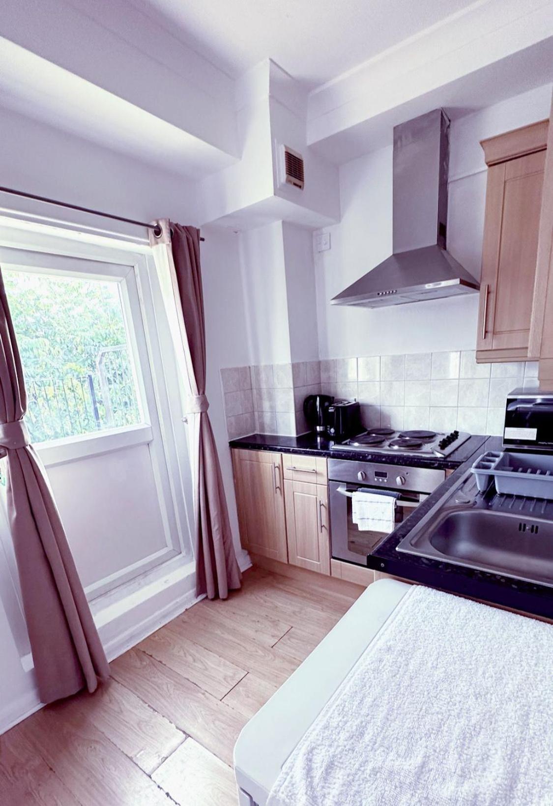 Apartment Kings Road Retreat - Affordable Serviced In Chelsea *