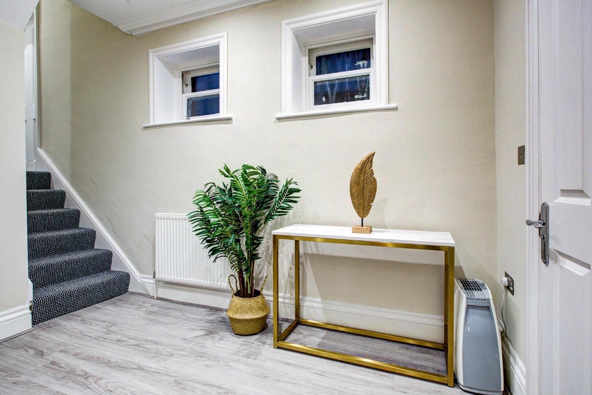 Hybrid Resi - Battersea Near Power Station * London