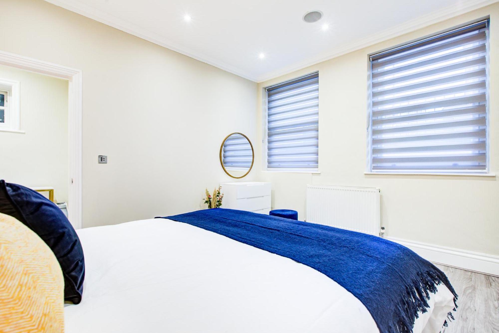 Hybrid Resi - Battersea Near Power Station Apartment London