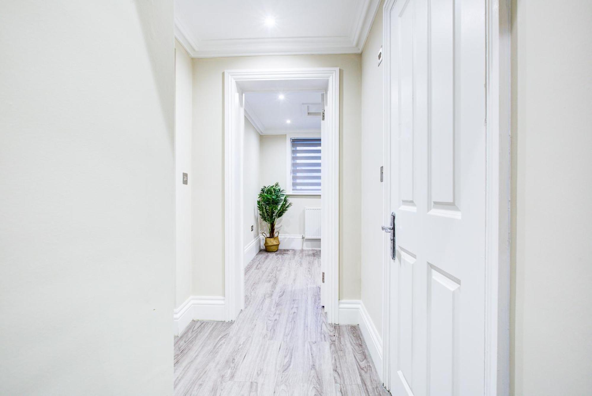 Hybrid Resi - Battersea Near Power Station Apartment London
