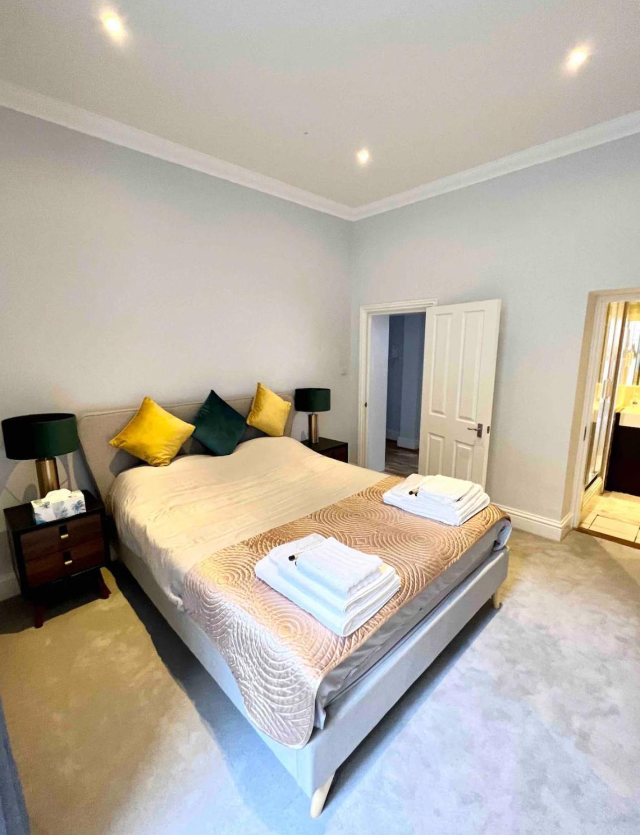 Spacious 2 Bed In The Heart Of Kensington *