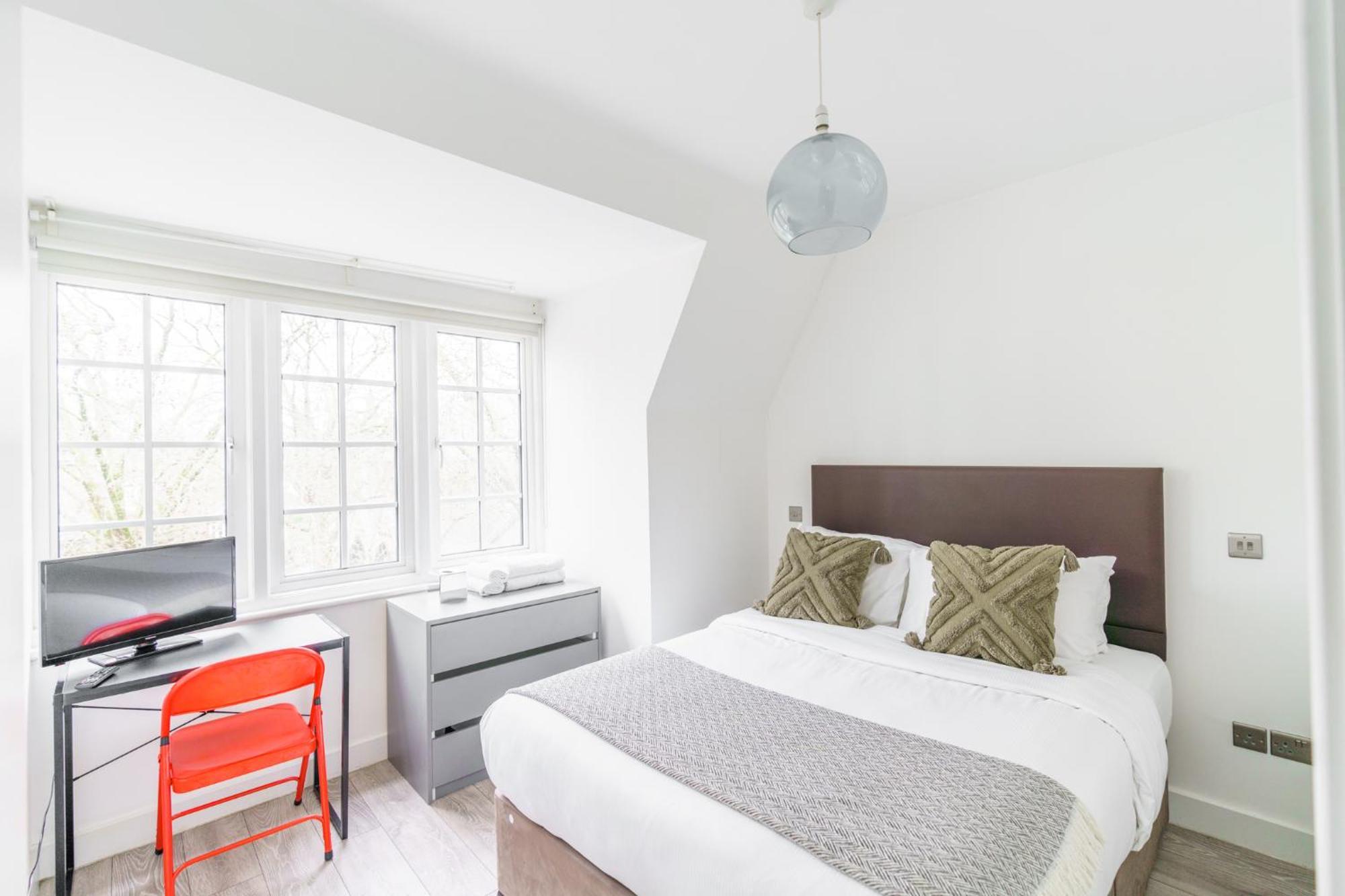The Kensington High Street Apartment