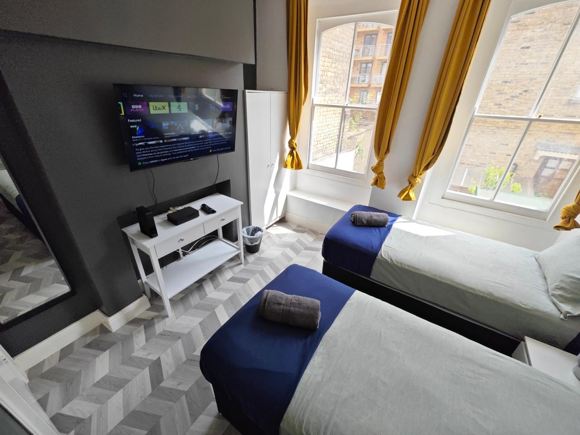 2 Bedroom 2 Bathroom In Old St - Shoreditch - Zone 1 *
