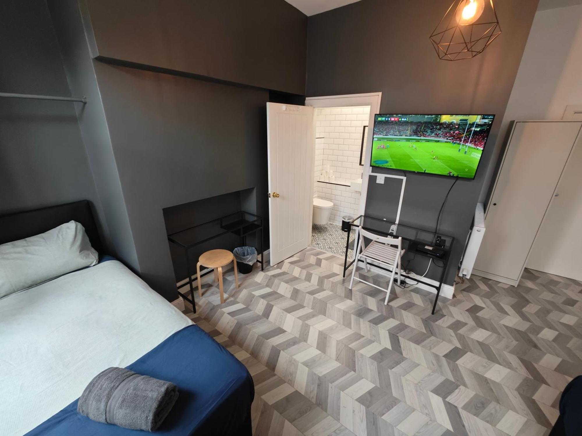 2 Bedroom 2 Bathroom In Old St - Shoreditch - Zone 1 * London