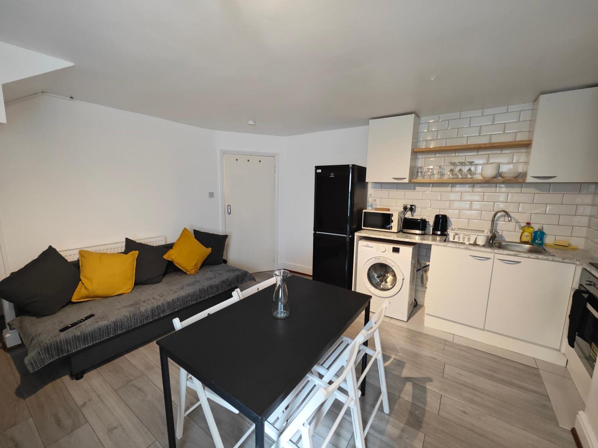 Apartment 2 Bedroom 2 Bathroom In Old St - Shoreditch - Zone 1 *