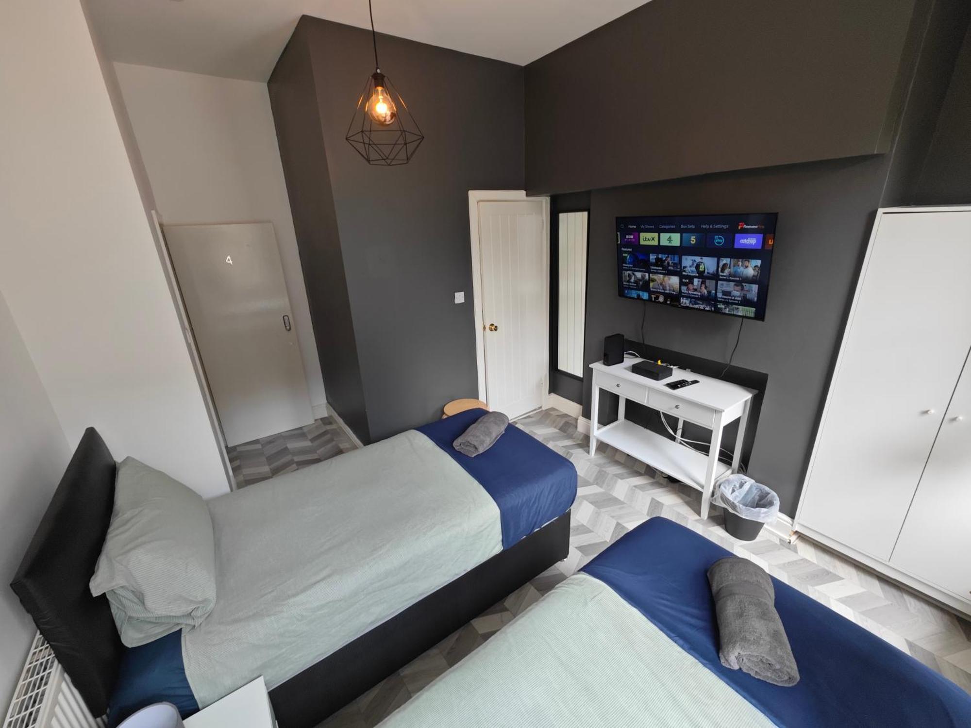 2 Bedroom 2 Bathroom In Old St - Shoreditch - Zone 1 Apartment *