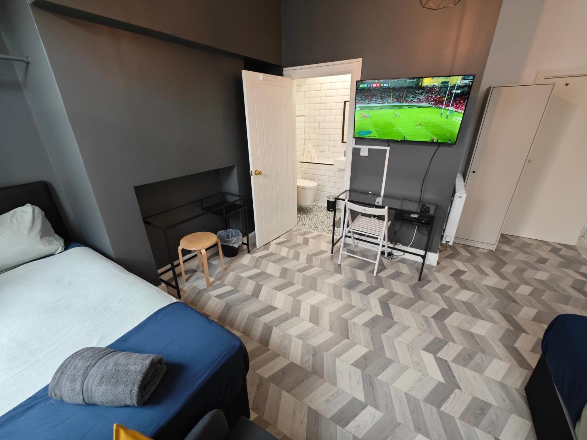 2 Bedroom 2 Bathroom In Old St - Shoreditch - Zone 1 *