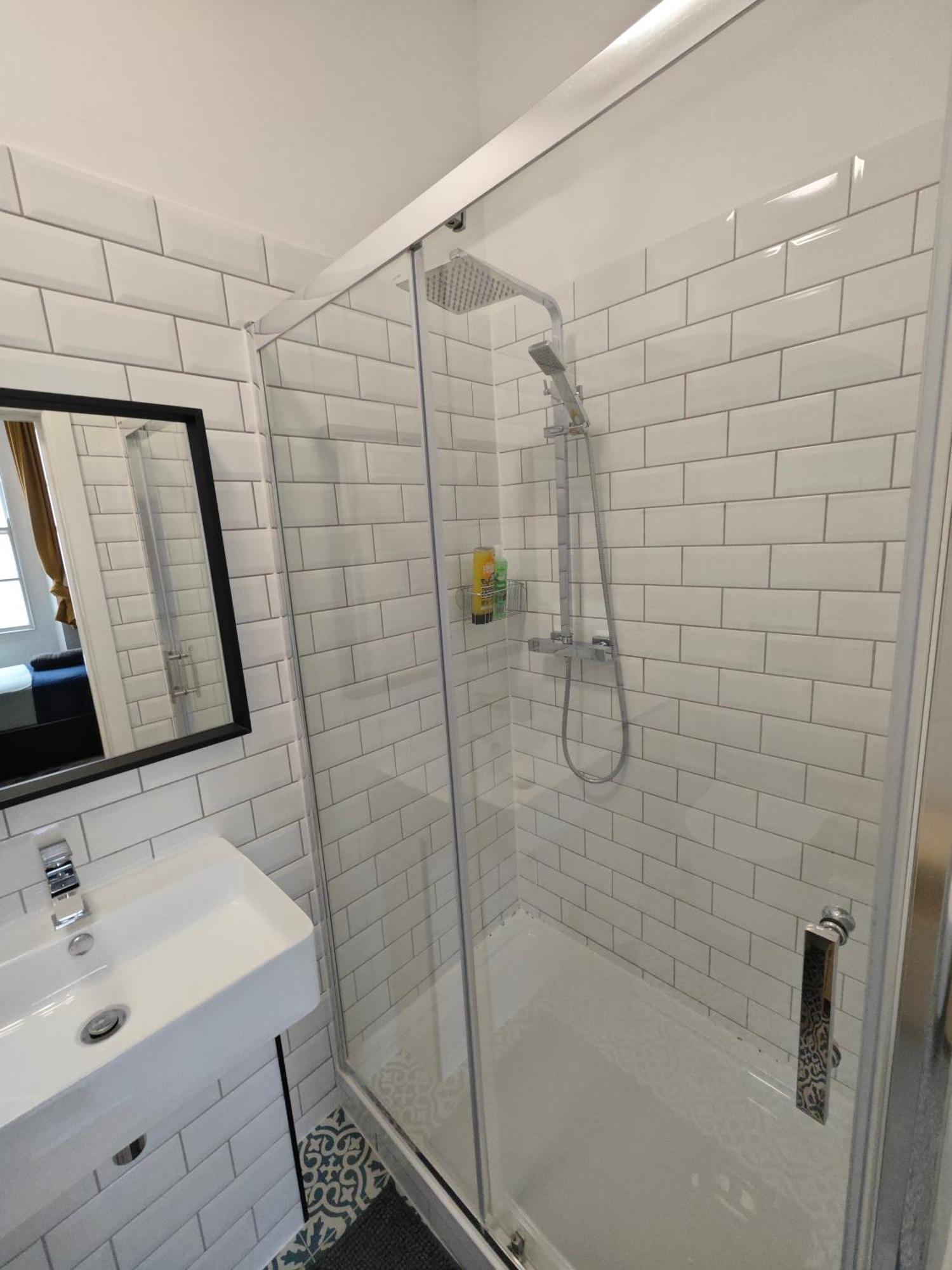 2 Bedroom 2 Bathroom In Old St - Shoreditch - Zone 1 Apartment *