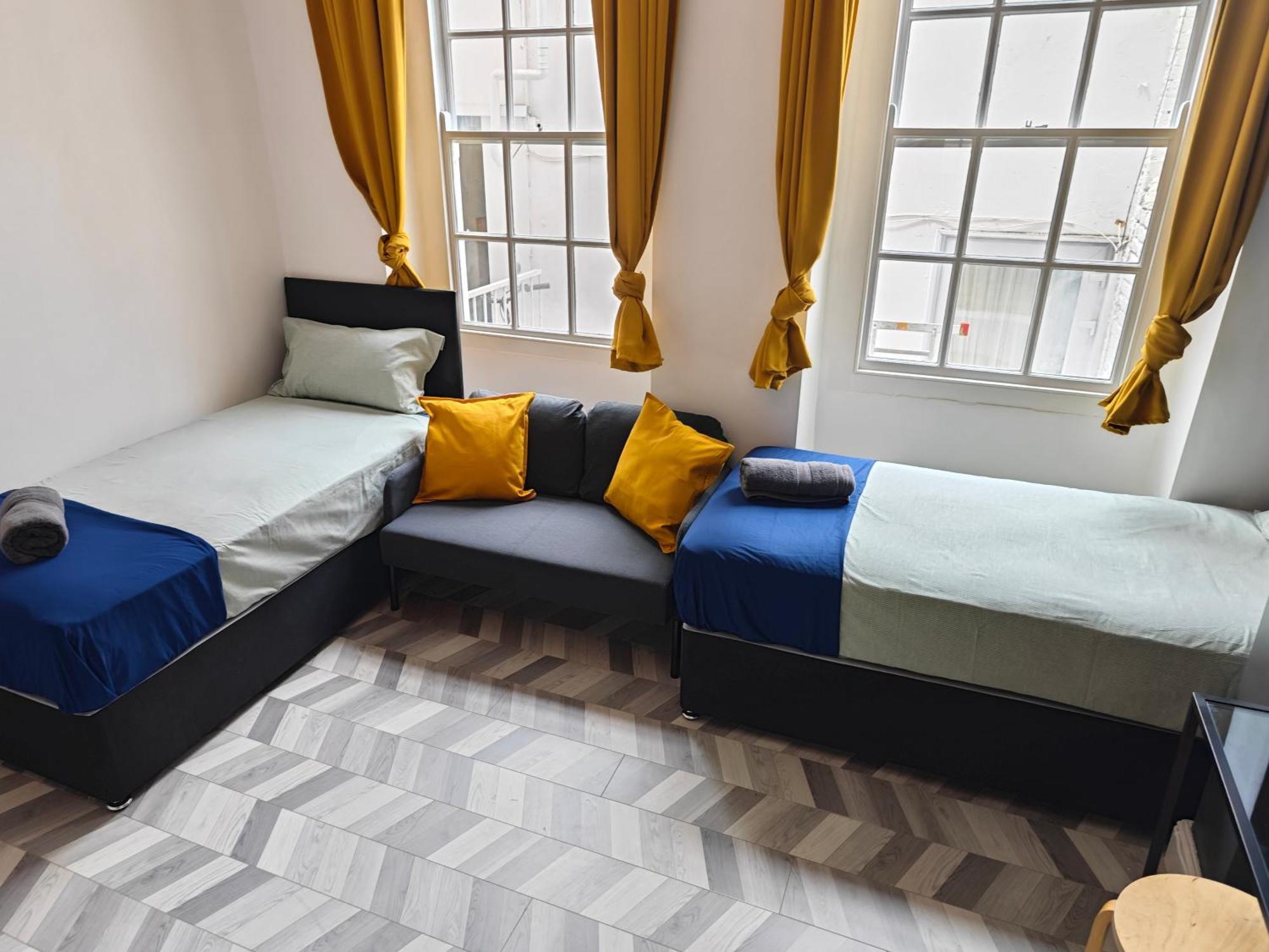 2 Bedroom 2 Bathroom In Old St - Shoreditch - Zone 1 Apartment