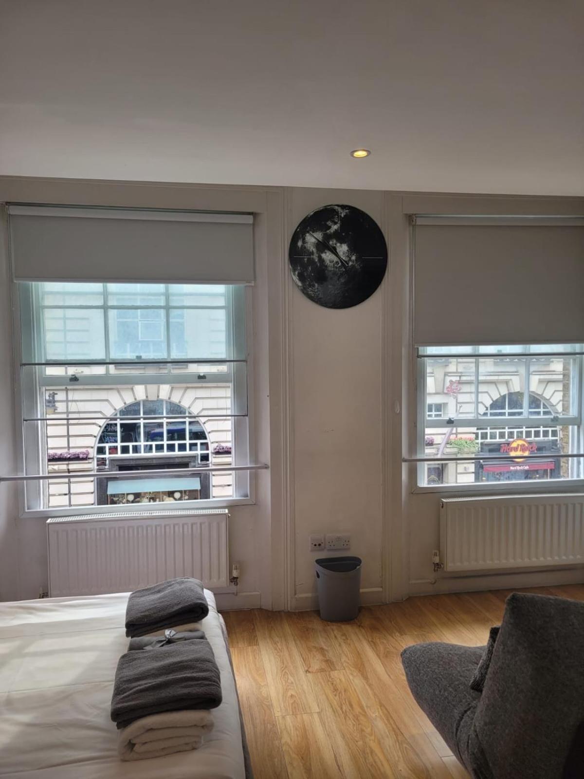 Apartment 3 Bedroom In Central Sleep 10 Hy2 *
