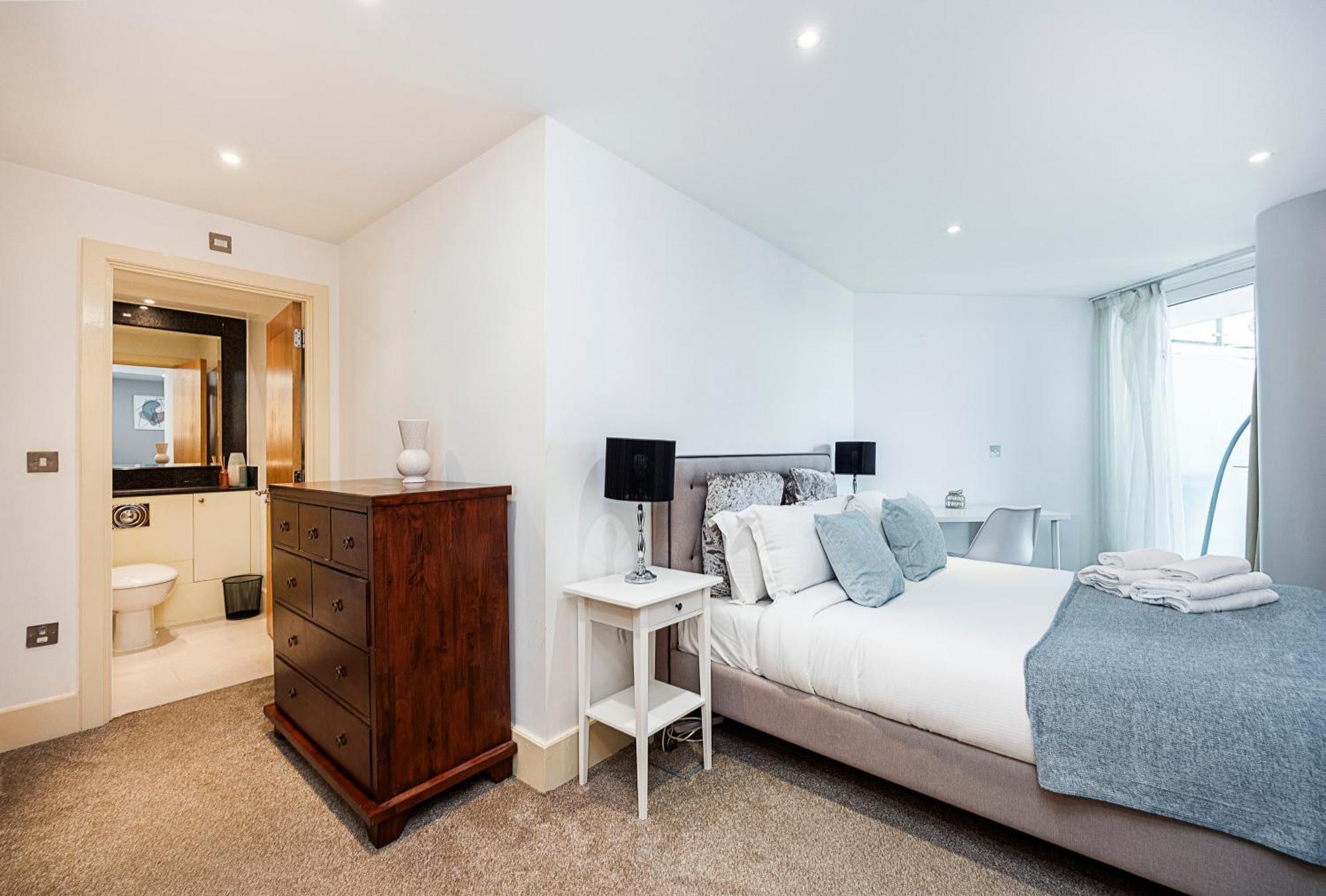 Welcomestay Vauxhall St Georges Wharf 2 Bedroom *