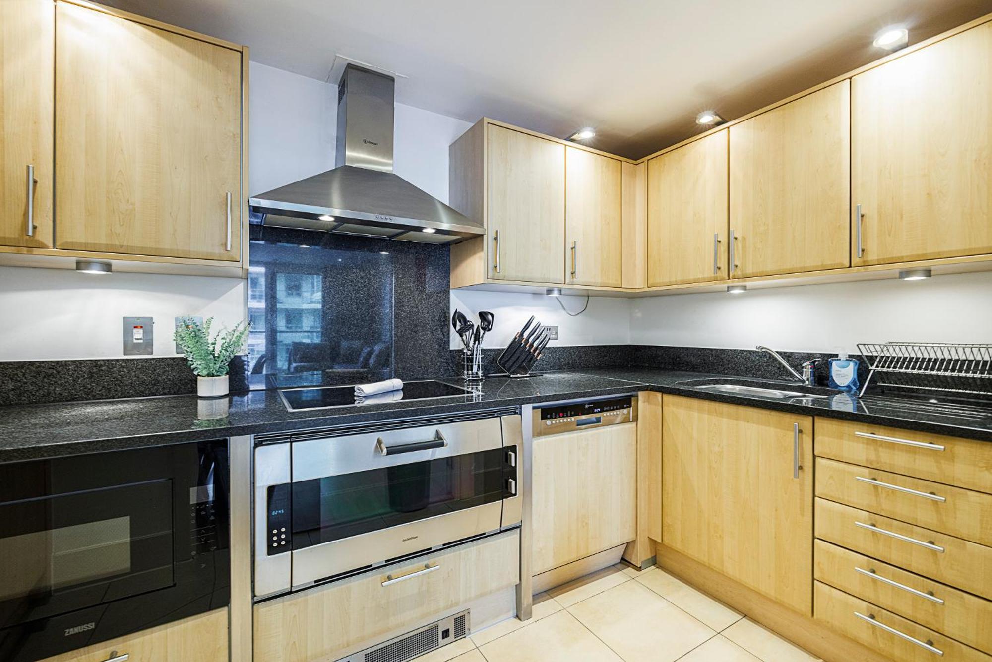 Welcomestay Vauxhall St Georges Wharf 2 Bedroom Apartment *