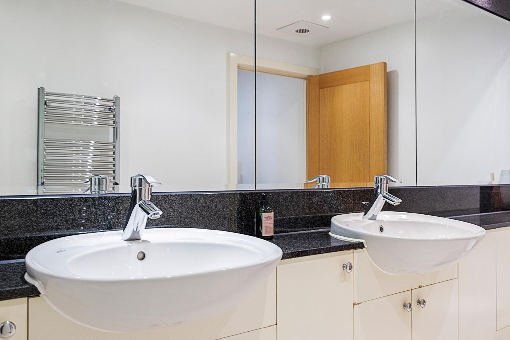 Welcomestay Vauxhall St Georges Wharf 2 Bedroom Apartment London
