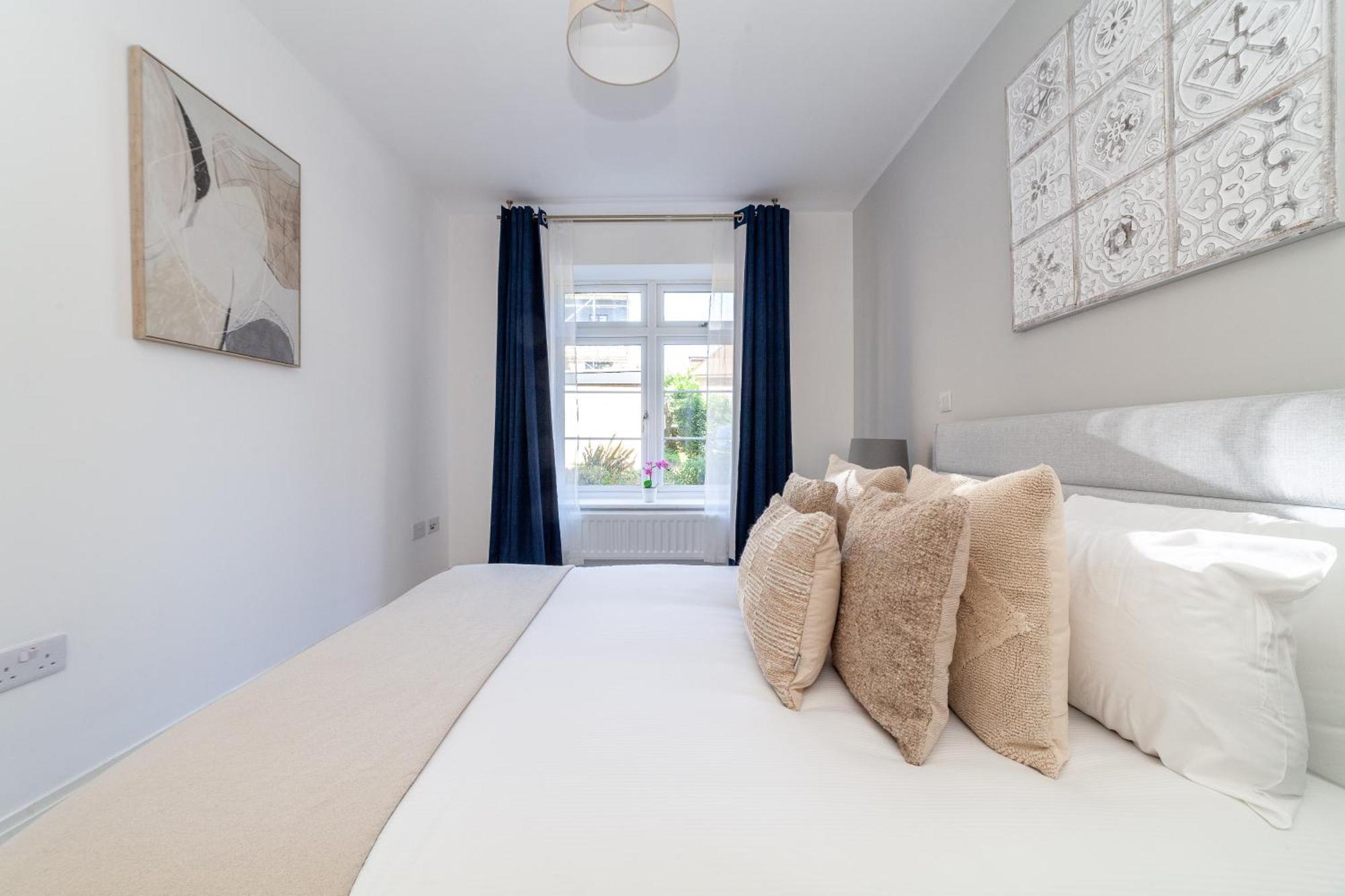The Isleworth Collection * Londen