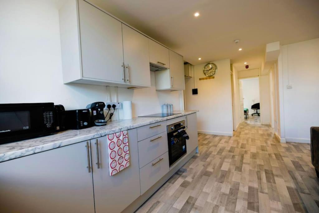 2 Bedrooms -parking-very Spacious-wifi *