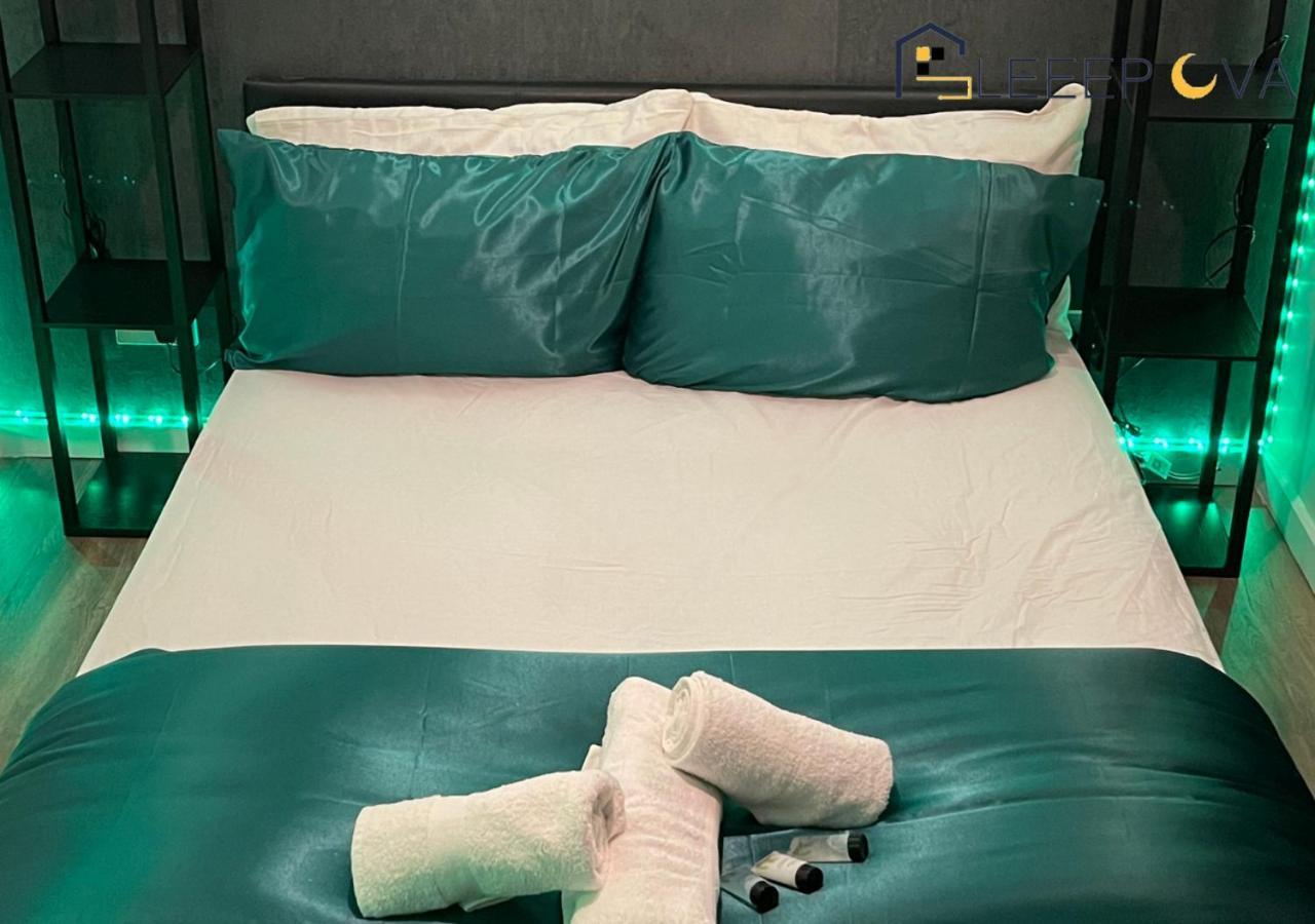 Premium Offers L Last-minute Escape L Luxury & Spacious 2 Bedroom Flat Families Business Relocation Sleepova Short Lets & Serviced *