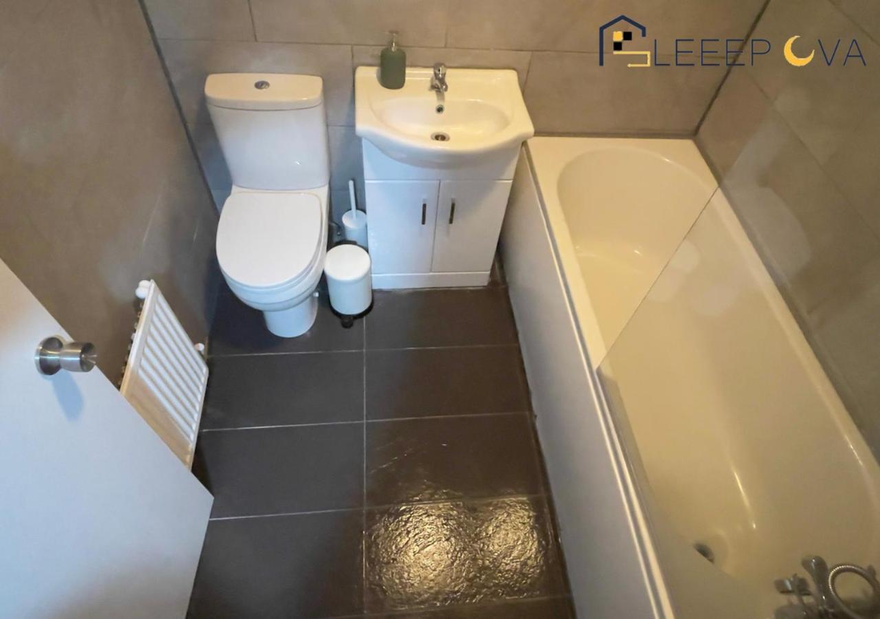 Apartment Premium Offers L Last-minute Escape L Luxury & Spacious 2 Bedroom Flat Families Business Relocation Sleepova Short Lets & Serviced *