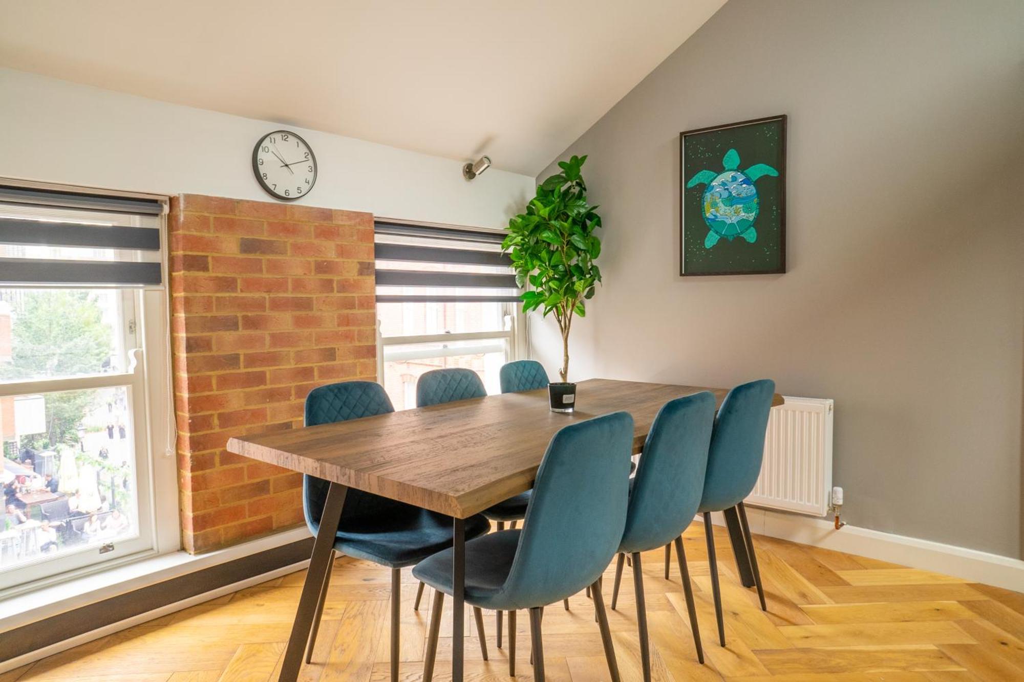 Air - Hatton Garden - Great Transport Links * London