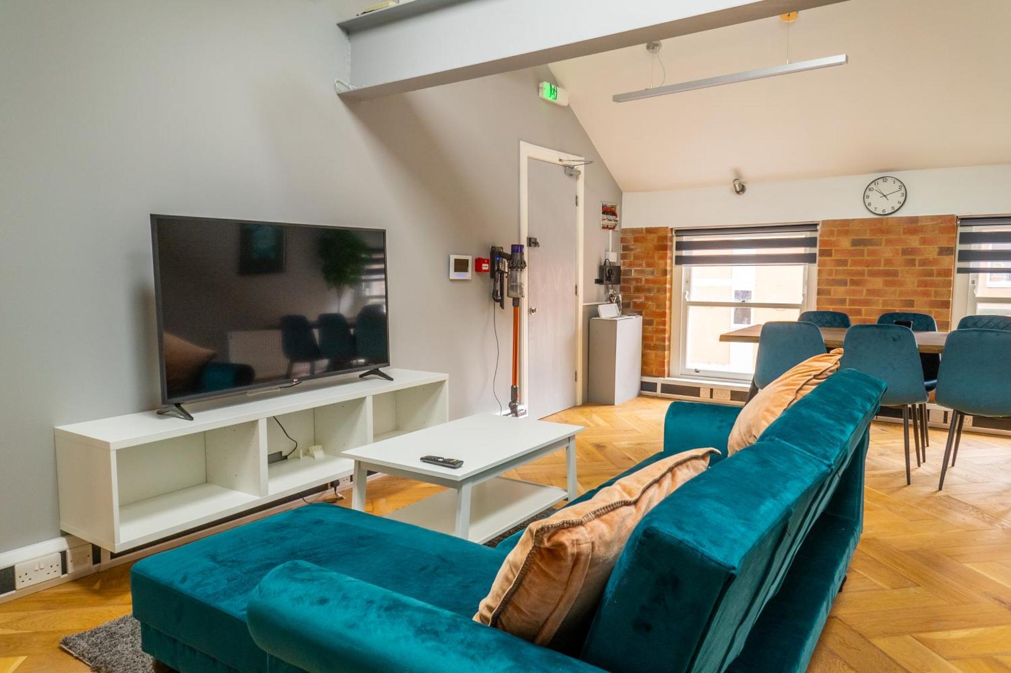 Air - Hatton Garden - Great Transport Links * London
